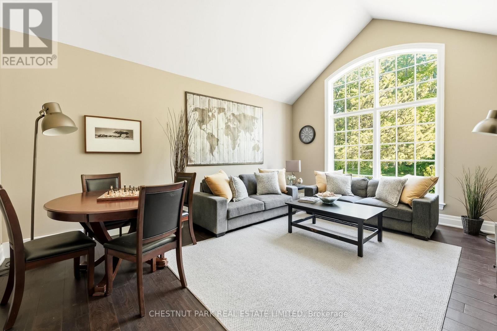 5 Bedroom Single Family Home/House's Image 14