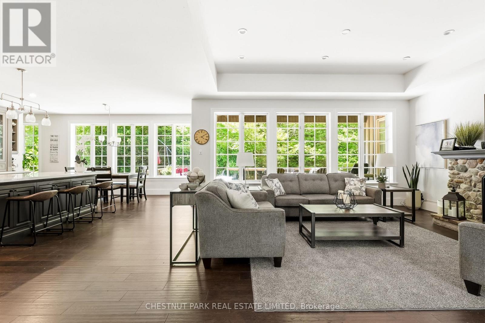 5 Bedroom Single Family Home/House's Image 4