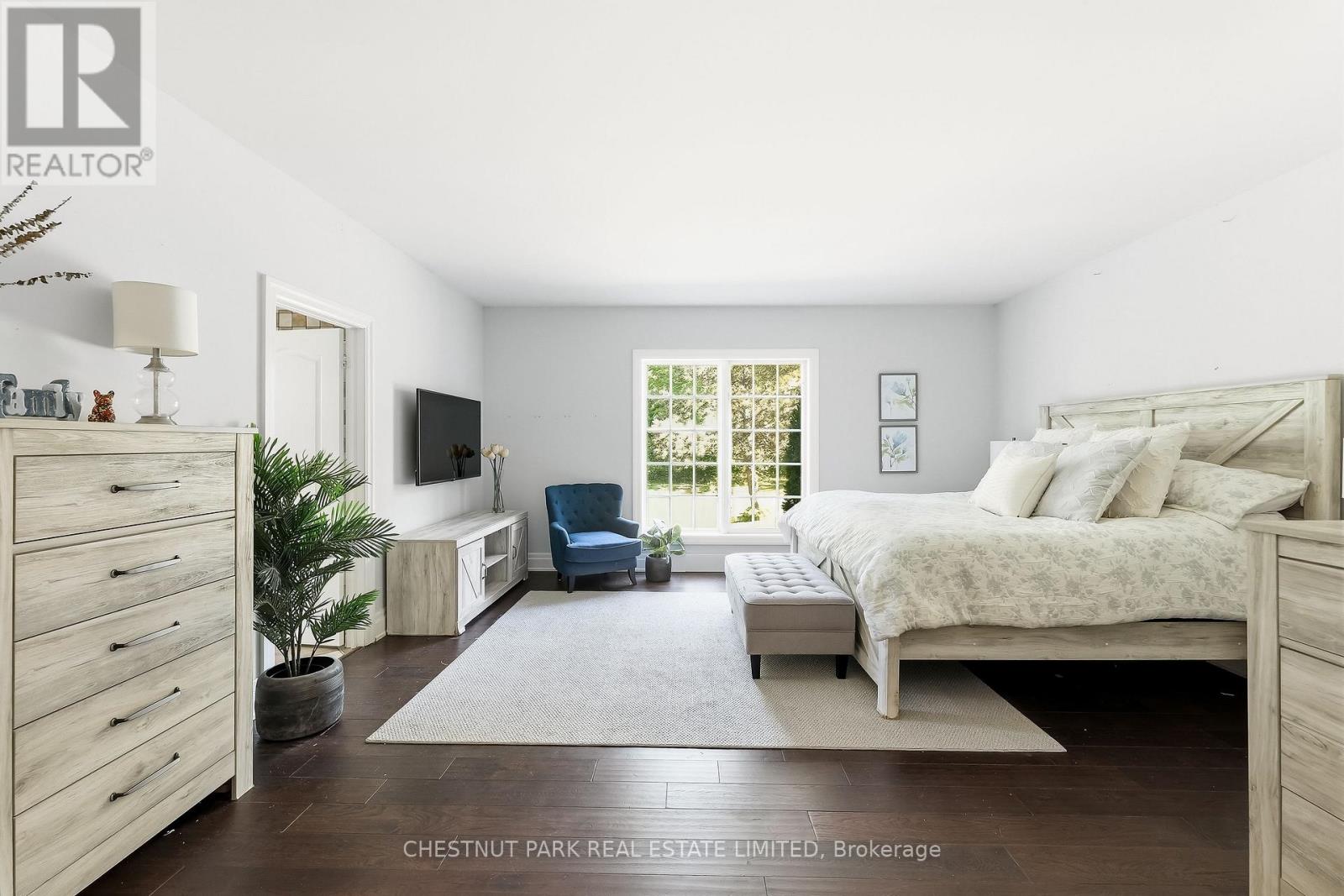 5 Bedroom Single Family Home/House's Image 19
