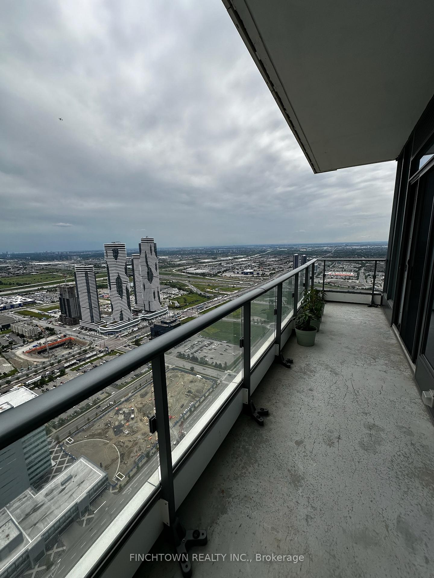 PH09 - 5 Buttermill Avenue Vaughan Ontario Canada Sale residential Angelo and Joanna Lionti FinchTown Realty Inc., Brokerage