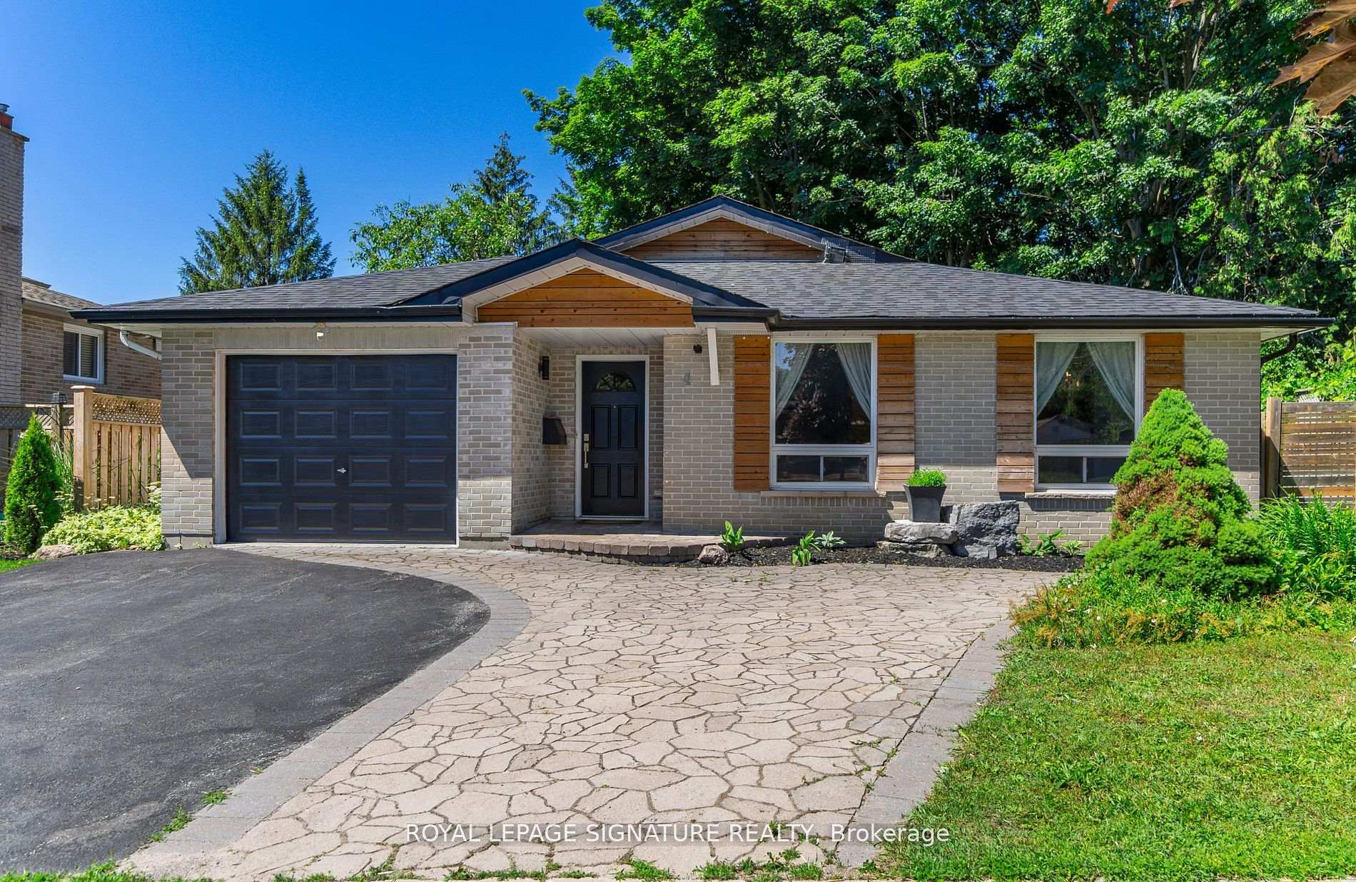 Upper - 4 Patricia Avenue Barrie Ontario Canada Rent residential Alex and Harry Melconian Royal LePage Signature Realty, Brokerage *