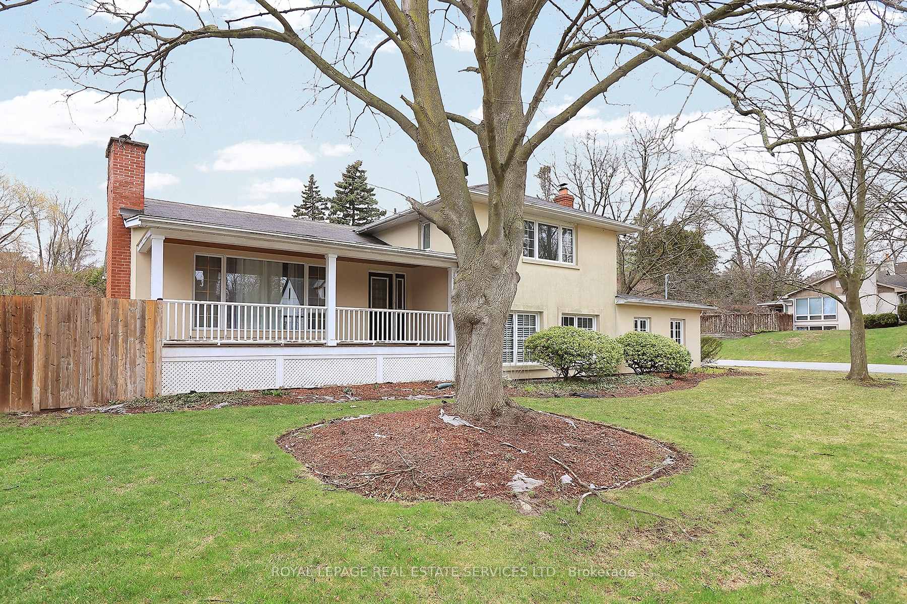 222 Alscot Crescent Oakville Ontario Canada Rent residential Anthony Turco Royal LePage Real Estate Services Ltd., Brokerage