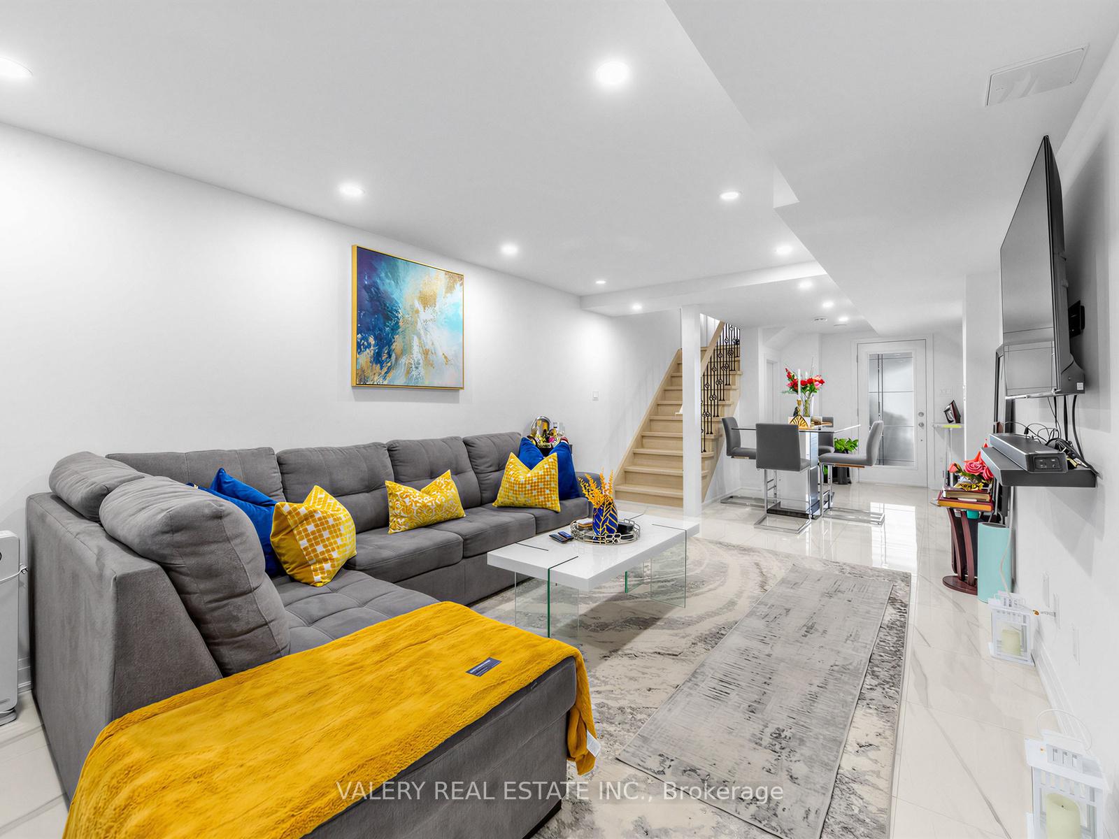 Lower - 64 Moreau Trail Toronto Ontario Canada Rent residential Douglas Hart Bosley Real Estate Ltd., Brokerage *