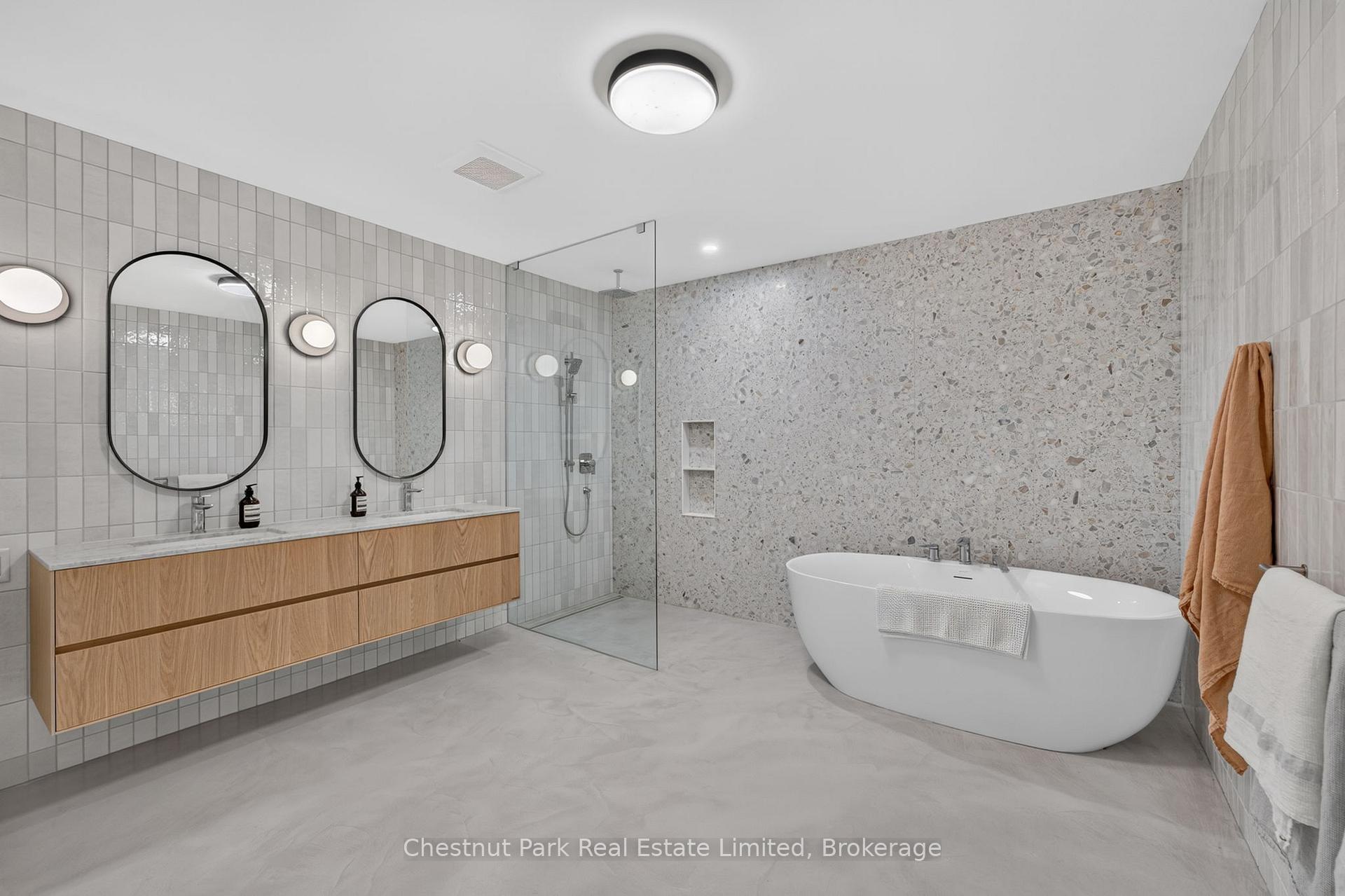 4 Bedroom Other's Image 23