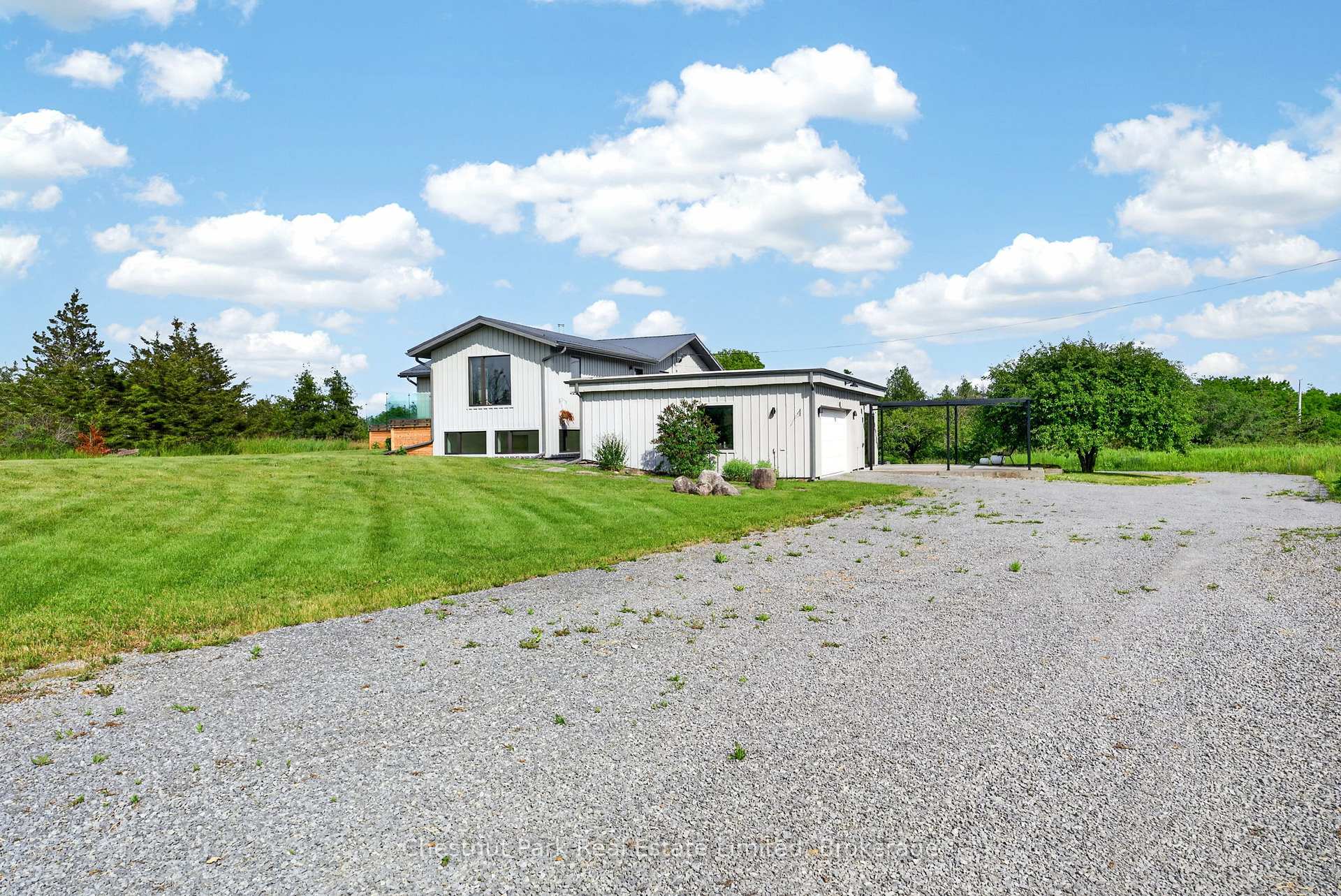 4 Bedroom Other's Image 25