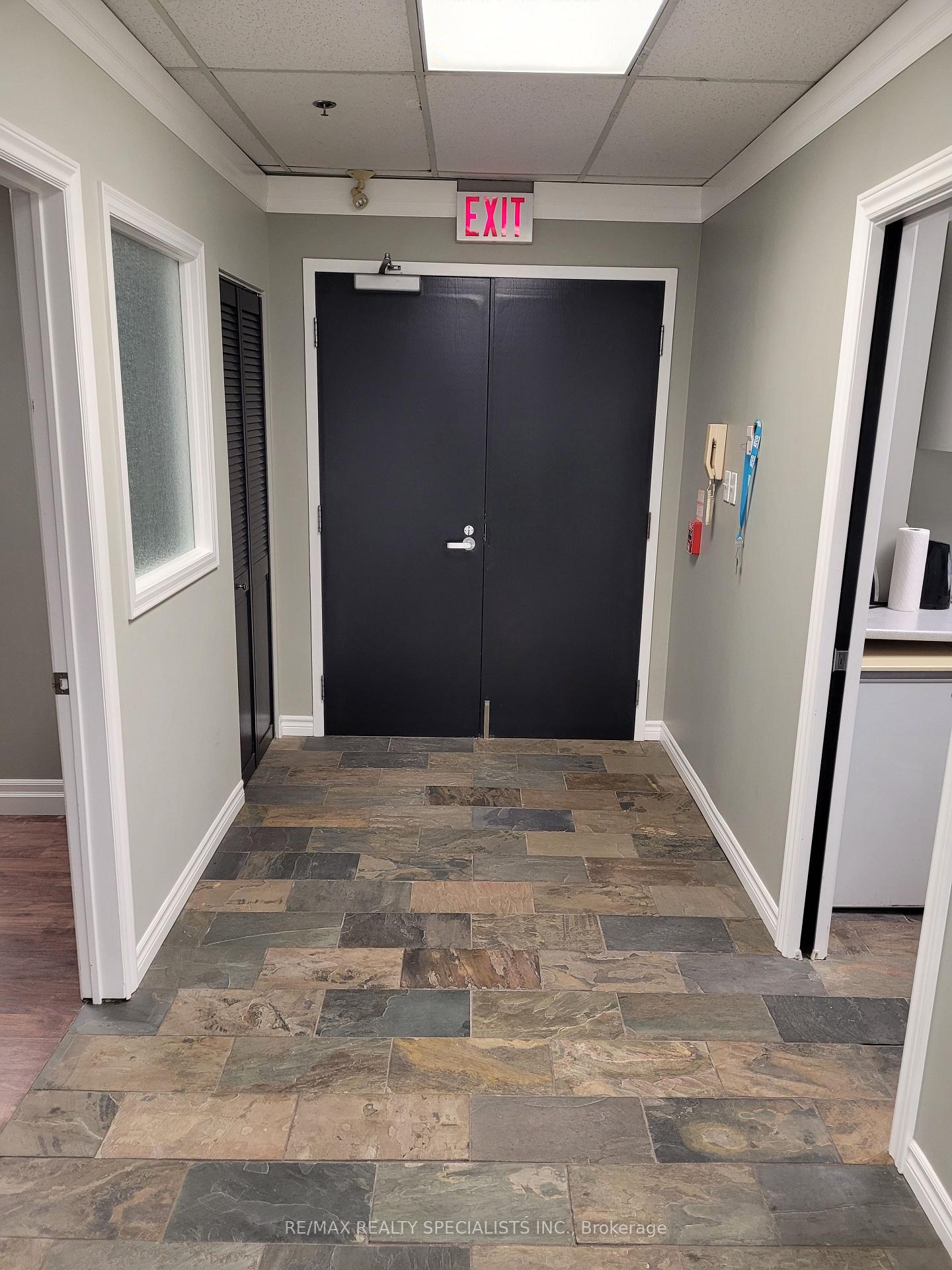 5-100 - 2600 Skymark Avenue Mississauga Ontario Canada Lease commercial Jeff Atkinson RE/MAX Realty Specialists Inc, Brokerage*