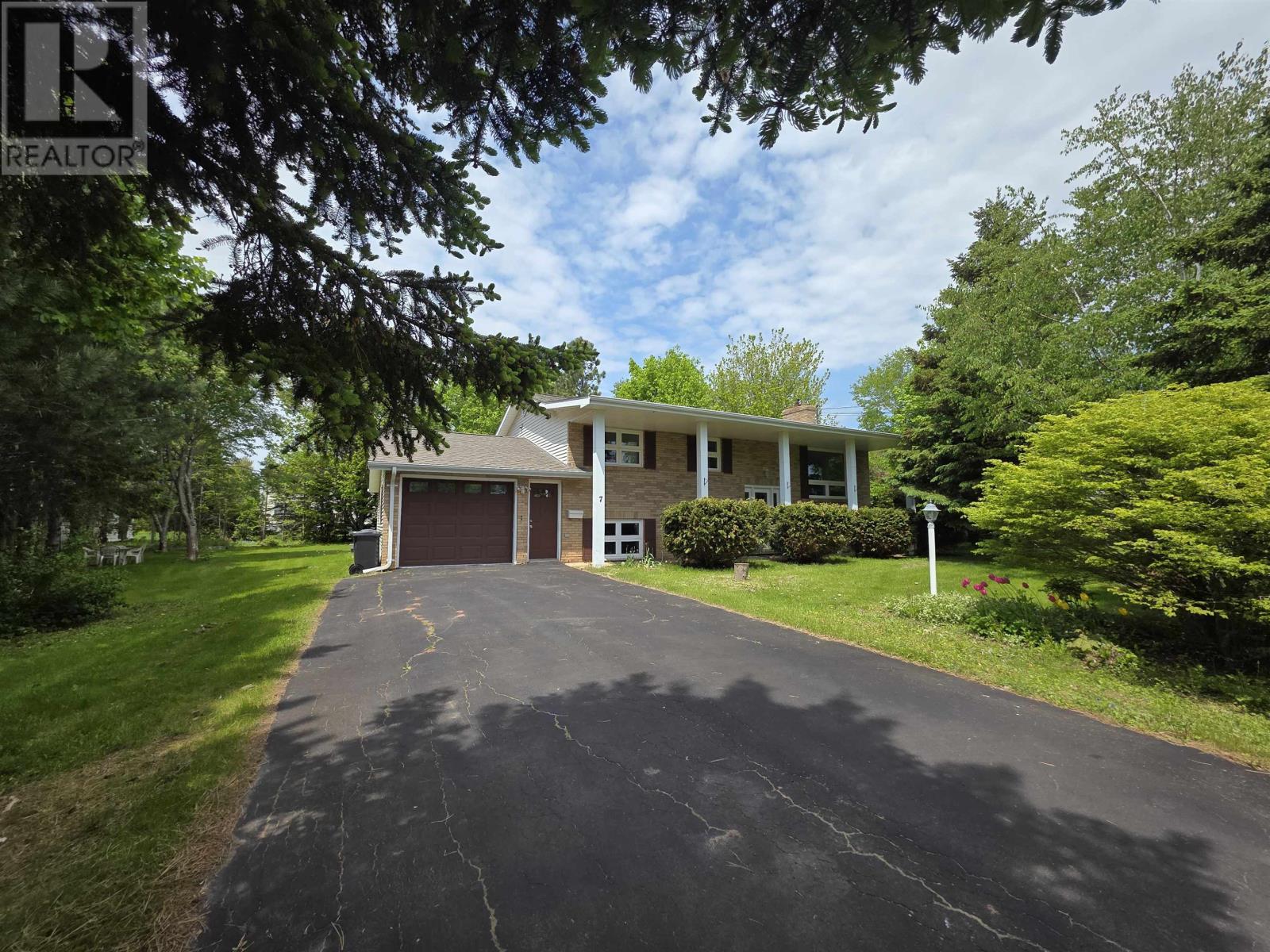 7 Crestview Drive Charlottetown Prince Edward Island Canada Sale residential   Keystone Real Estate INC.