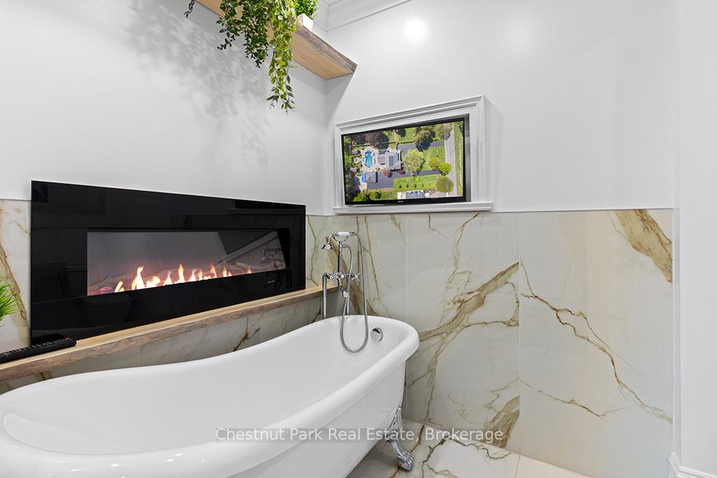 4 Bedroom Single Family Home/House's Image 18