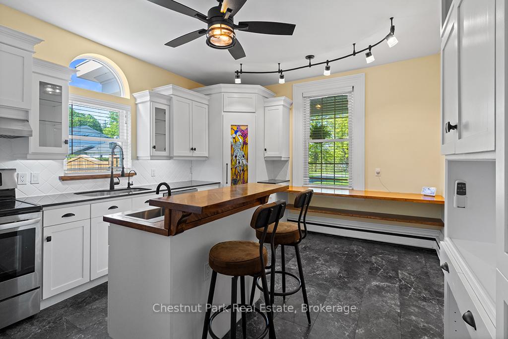 4 Bedroom Single Family Home/House's Image 10