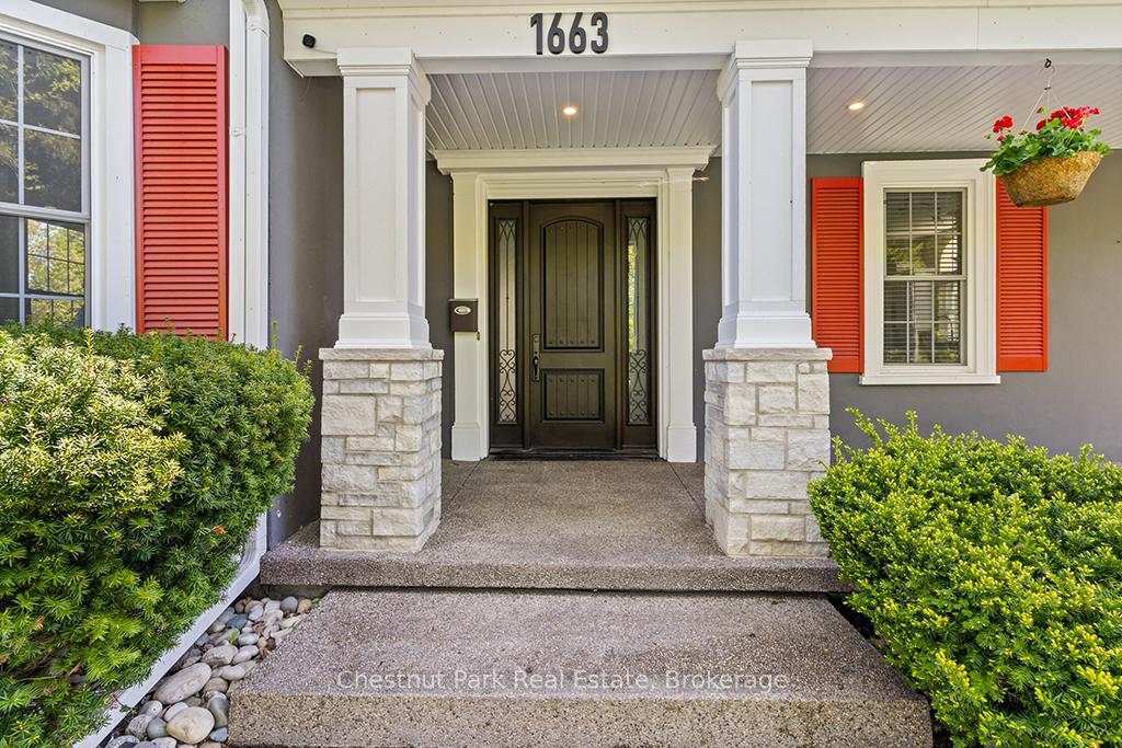4 Bedroom Single Family Home/House's Image 4