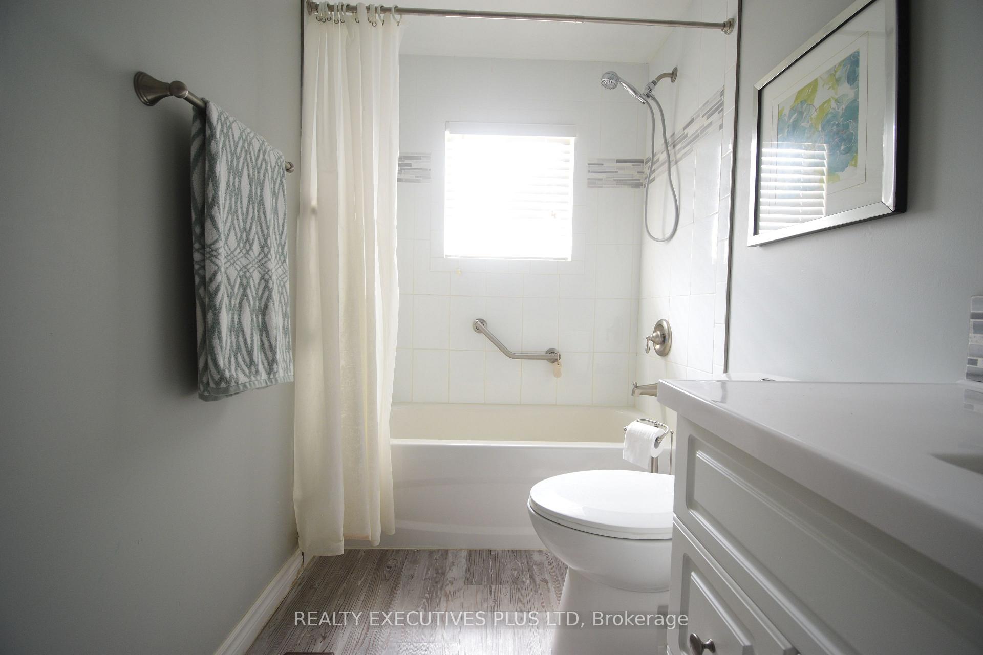 14 Butternut Court New Tecumseth Ontario Canada Sale residential Hunter Kirkpatrick Realty Executives Plus Ltd., Brokerage*