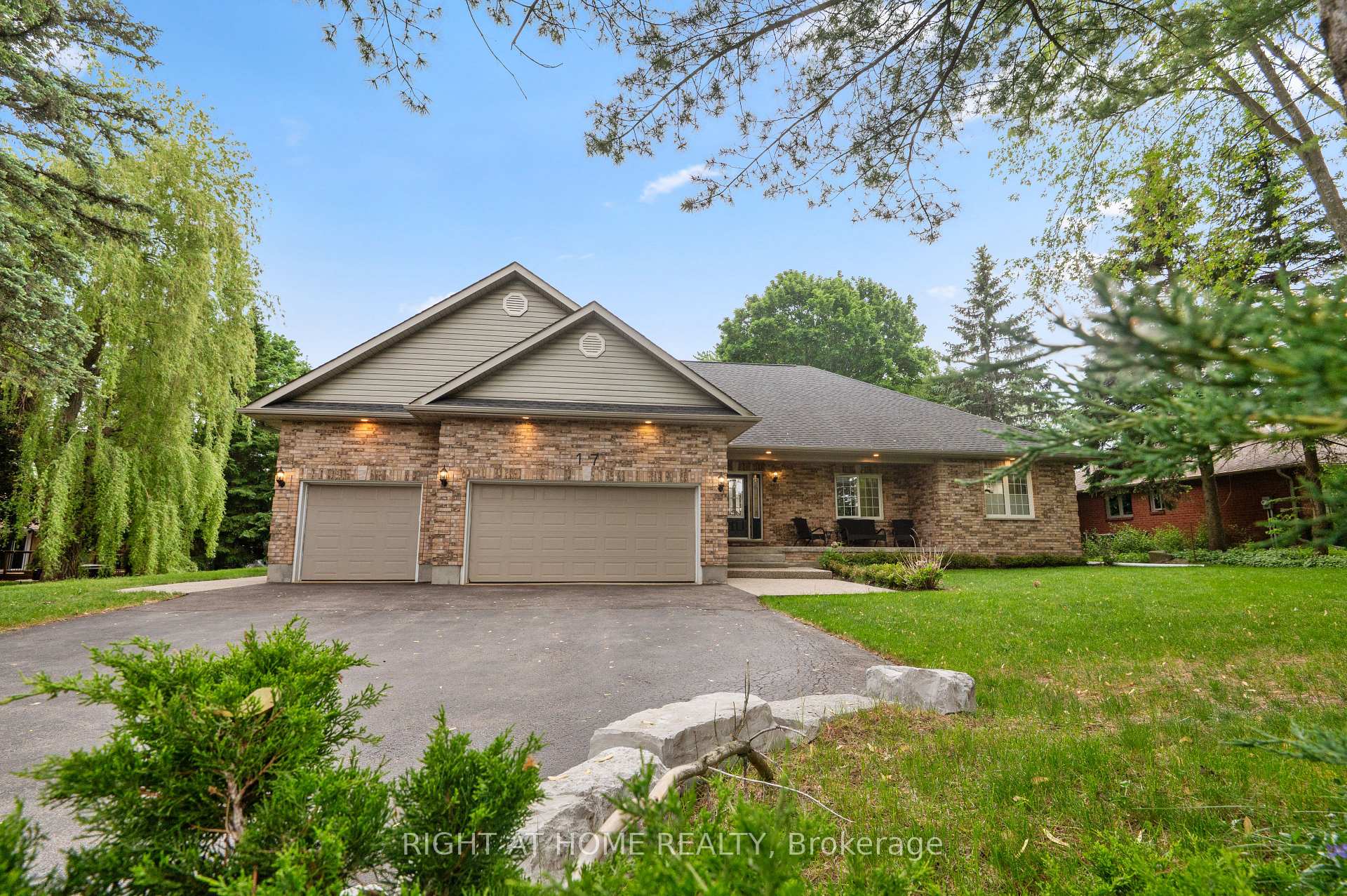 17 Alanavale Road Caledon Ontario Canada Sale residential Julia Knott Right at Home Realty, Brokerage*