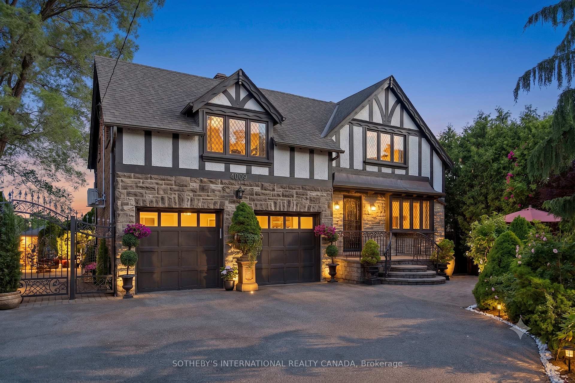 4009 Bloor Street W Toronto Ontario Canada Sale residential Natasha Niles Century 21 Signature Service