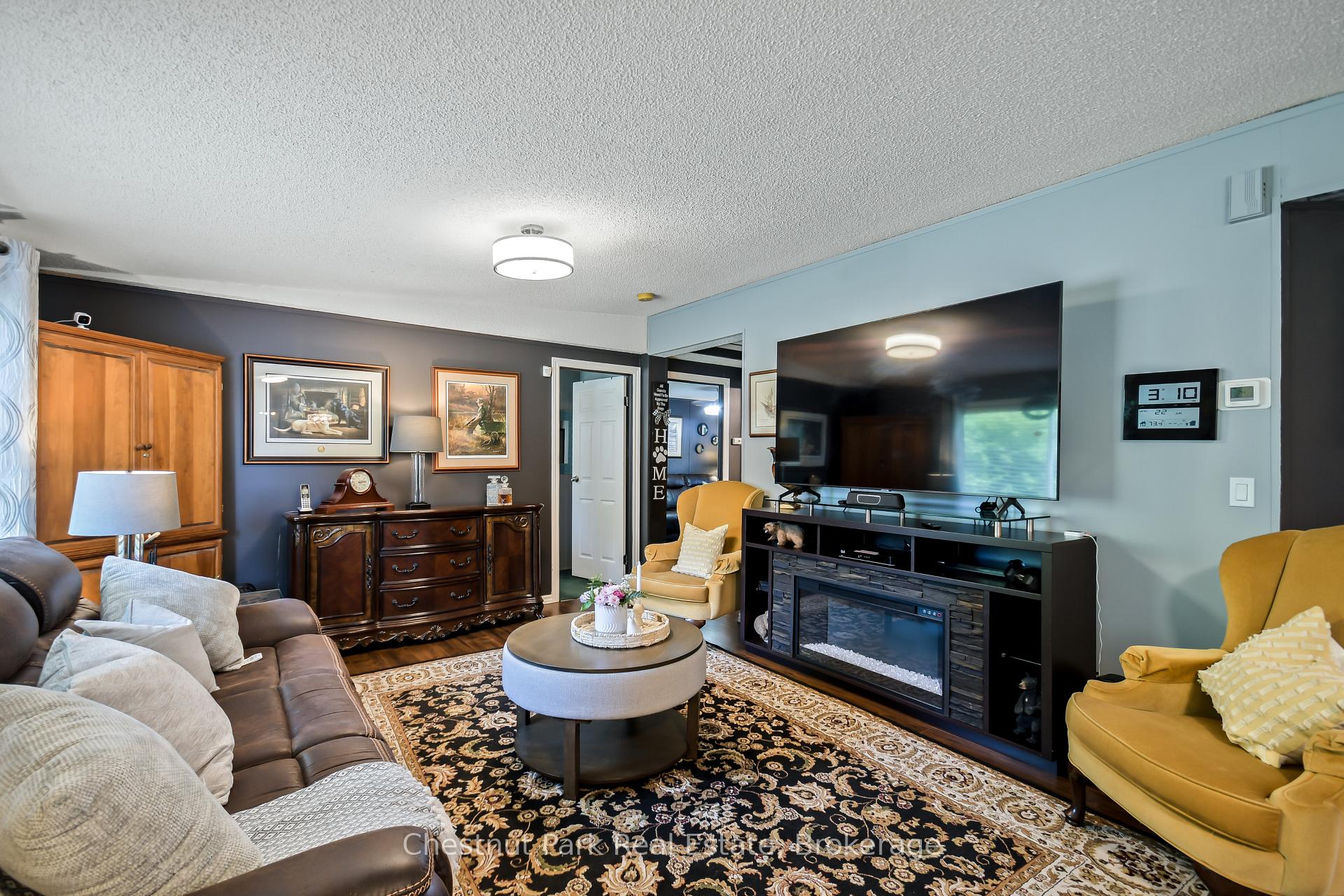 4 Bedroom Single Family Home/House's Image 32
