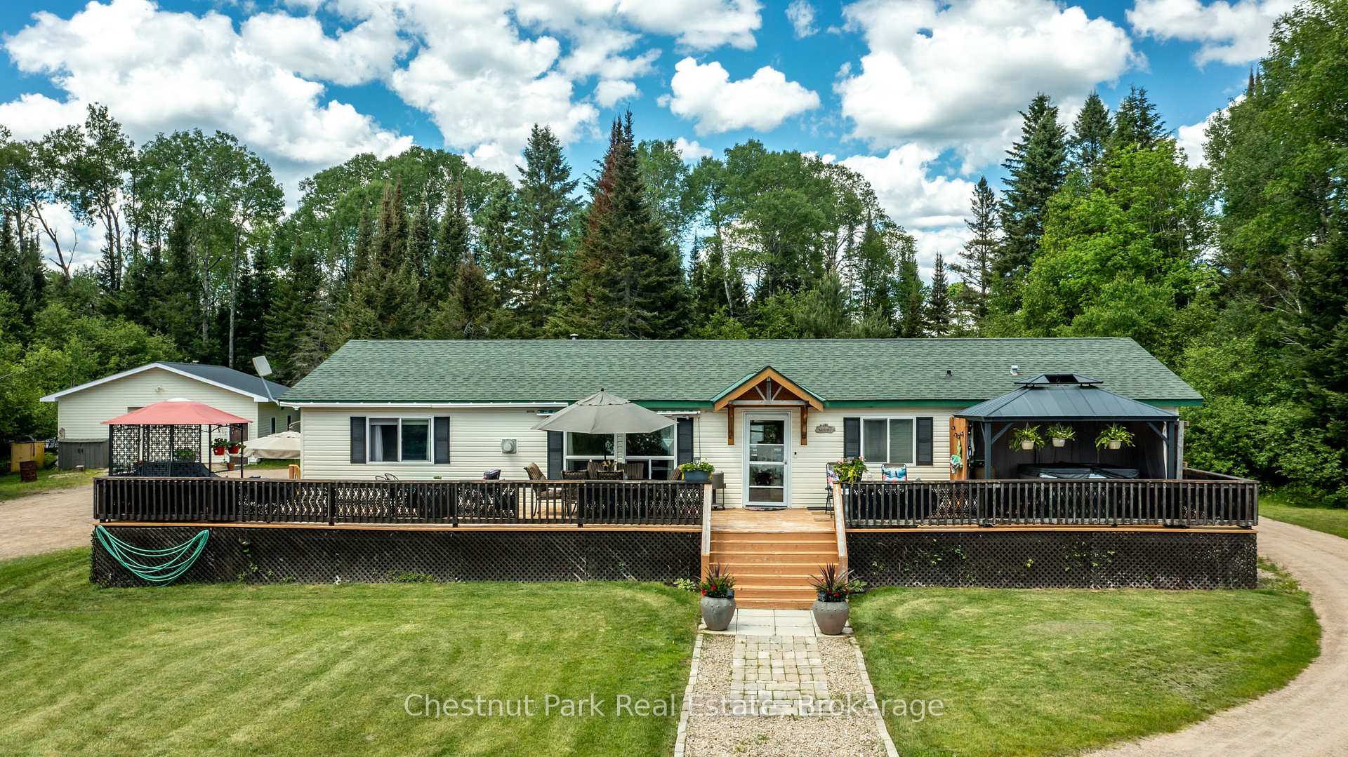 4 Bedroom Single Family Home/House's Image 8
