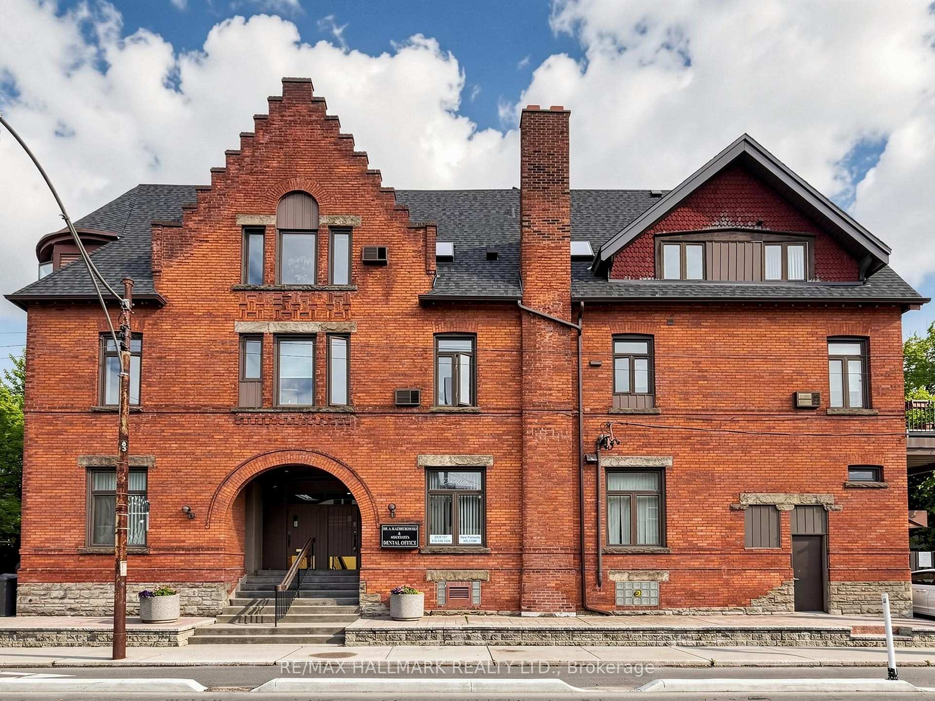 458 Markham Street Toronto Ontario Canada Sale residential Varun Sirohi HomeLife Superstars Real Estate Ltd., Brokerage*