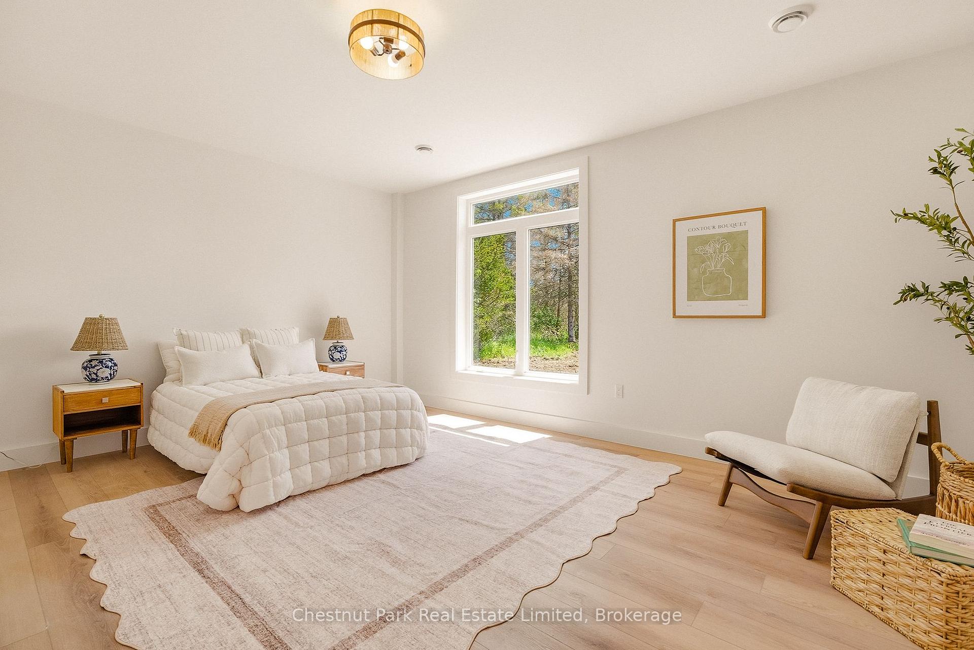 6 Bedroom Single Family Home/House's Image 38