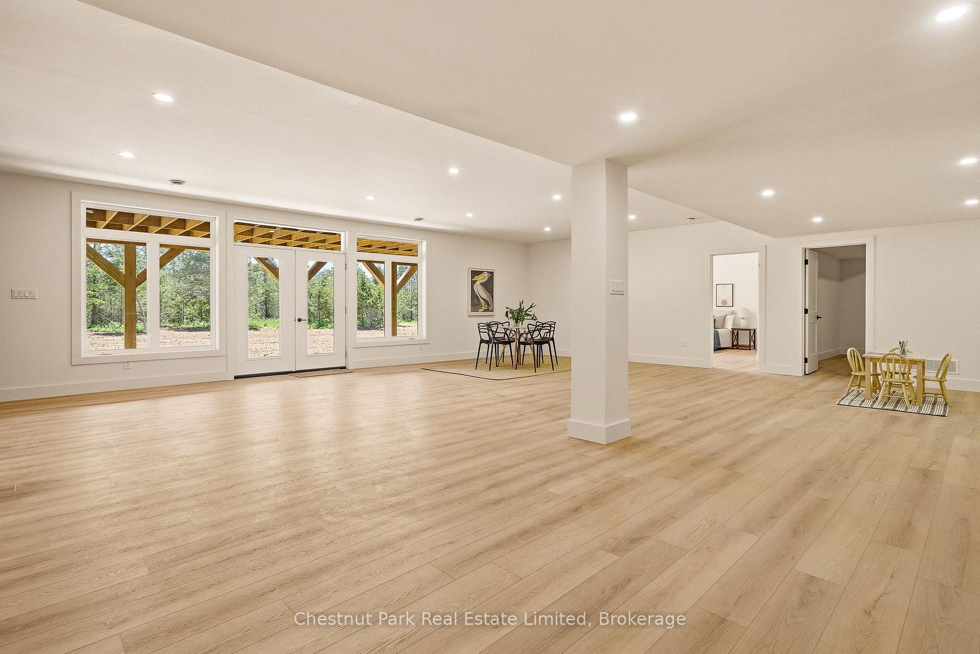 6 Bedroom Single Family Home/House's Image 35
