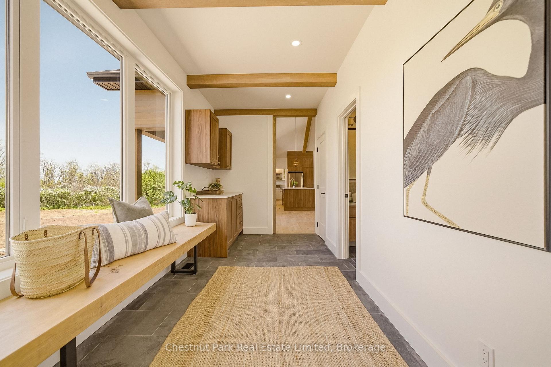 6 Bedroom Single Family Home/House's Image 6