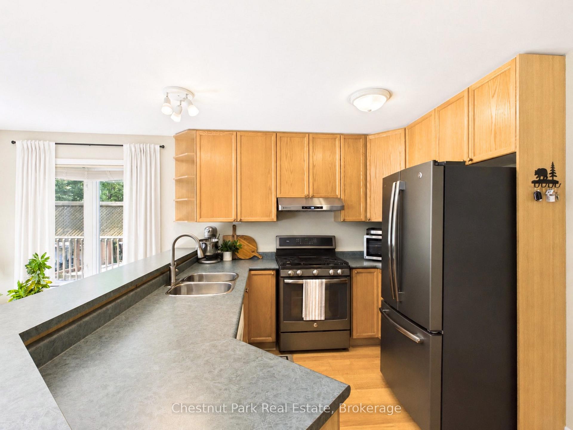 4 Bedroom Single Family Home/House's Image 5