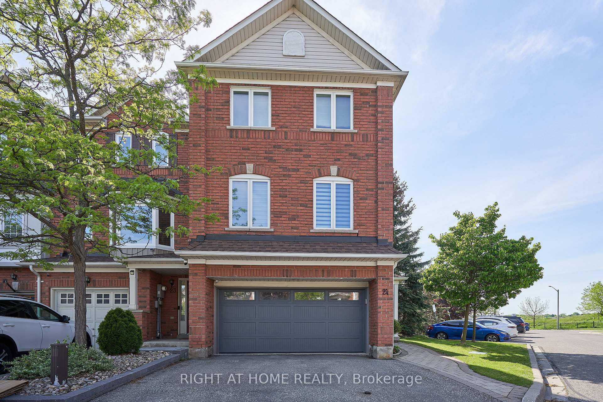 24 - 271 RICHVALE Drive S Brampton Ontario Canada Sale residential Nancy Richards Royal LePage Signature Realty, Brokerage