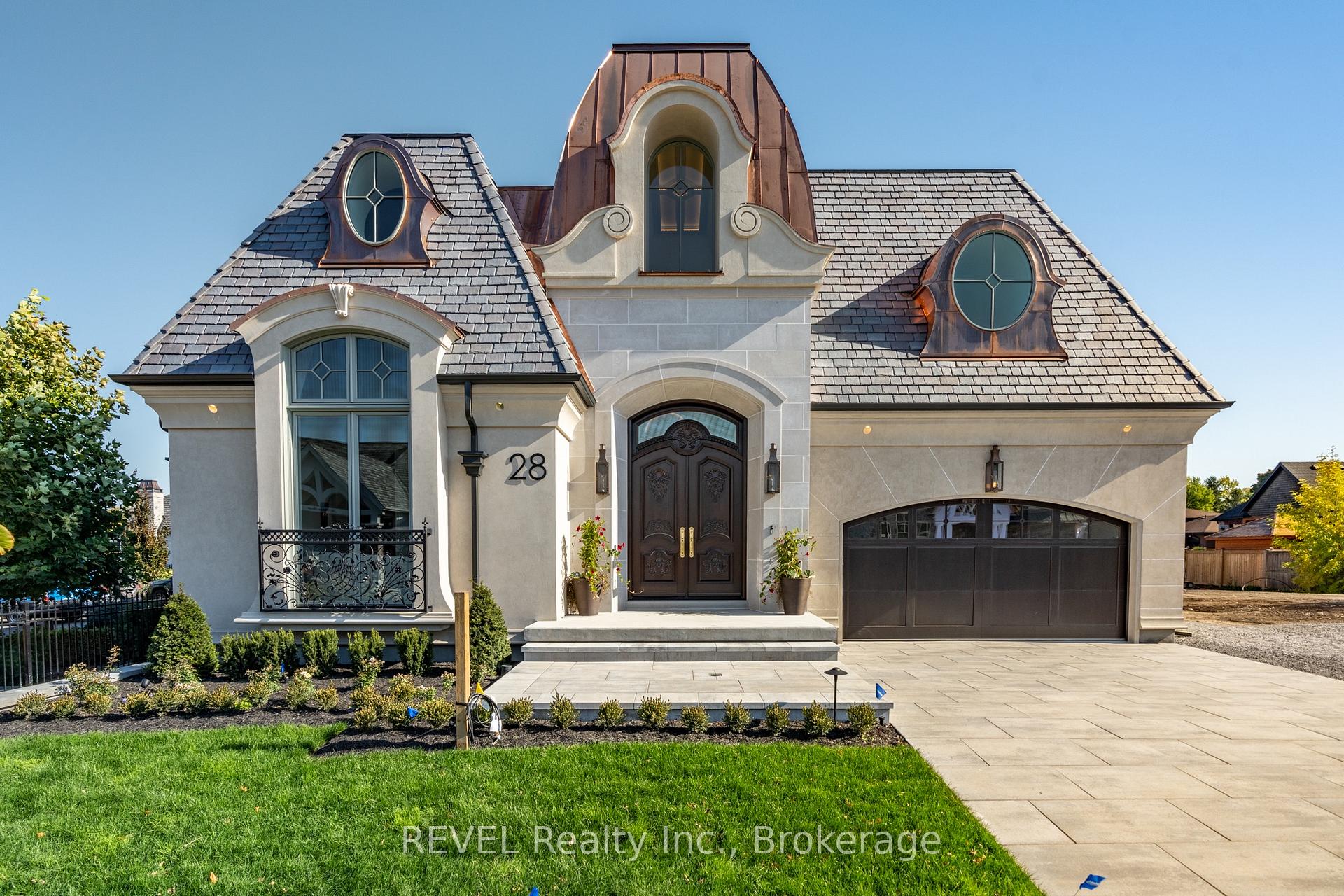 28 Cottage Street Niagara-On-The-Lake Ontario Canada Sale residential Gloria Valvasori ASP Century 21 Signature Service