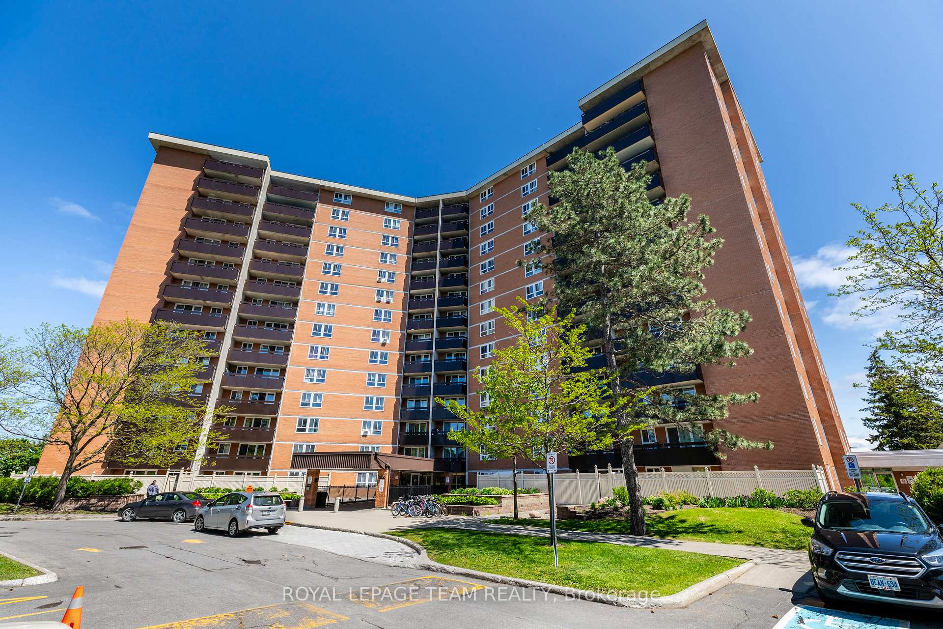 313 - 2020 Jasmine Crescent Ottawa Ontario Canada Sale residential   TrinityStone Realty
