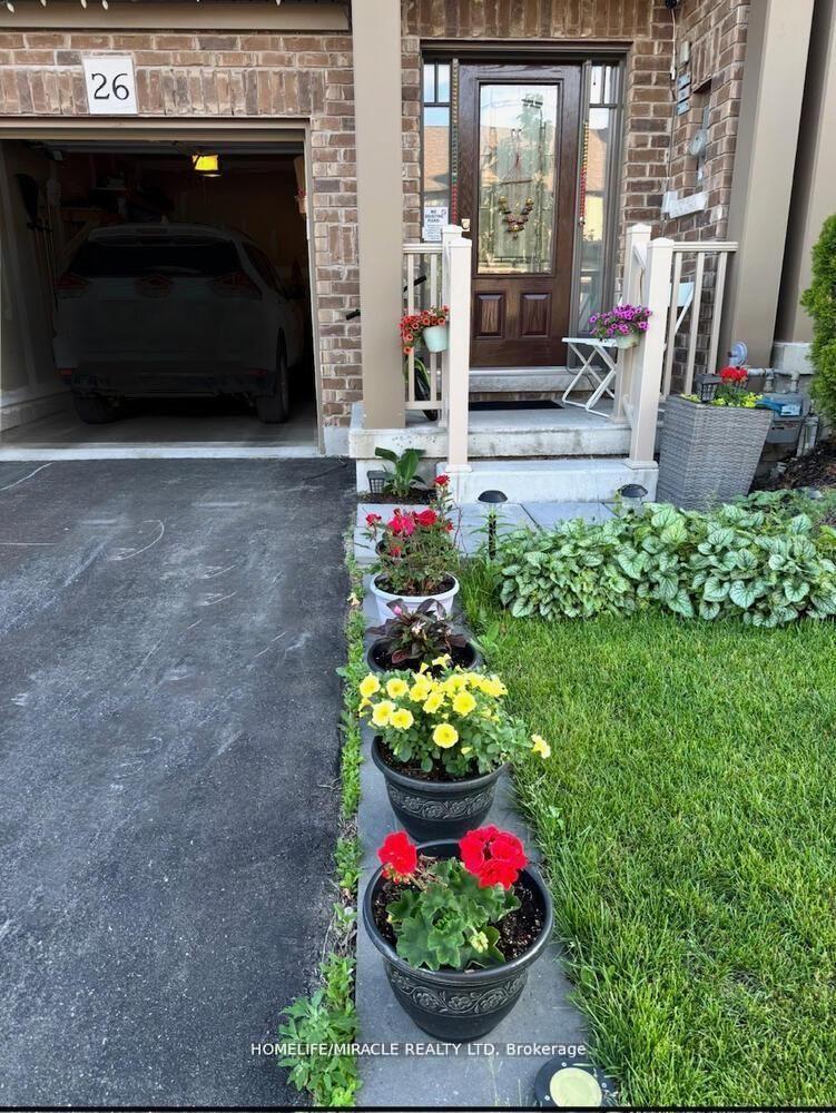 26 Winterton Court Orangeville Ontario Canada Sale residential Devinder Dhillon HomeLife/Miracle Realty Ltd, Brokerage *