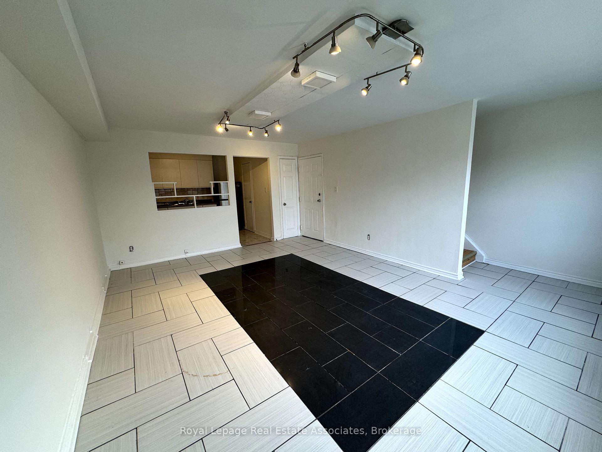 1 - 3071 Hurontario Street Mississauga Ontario Canada Rent residential Mandeep Dhesi RE/MAX EXCELLENCE REAL ESTATE., BROKERAGE*