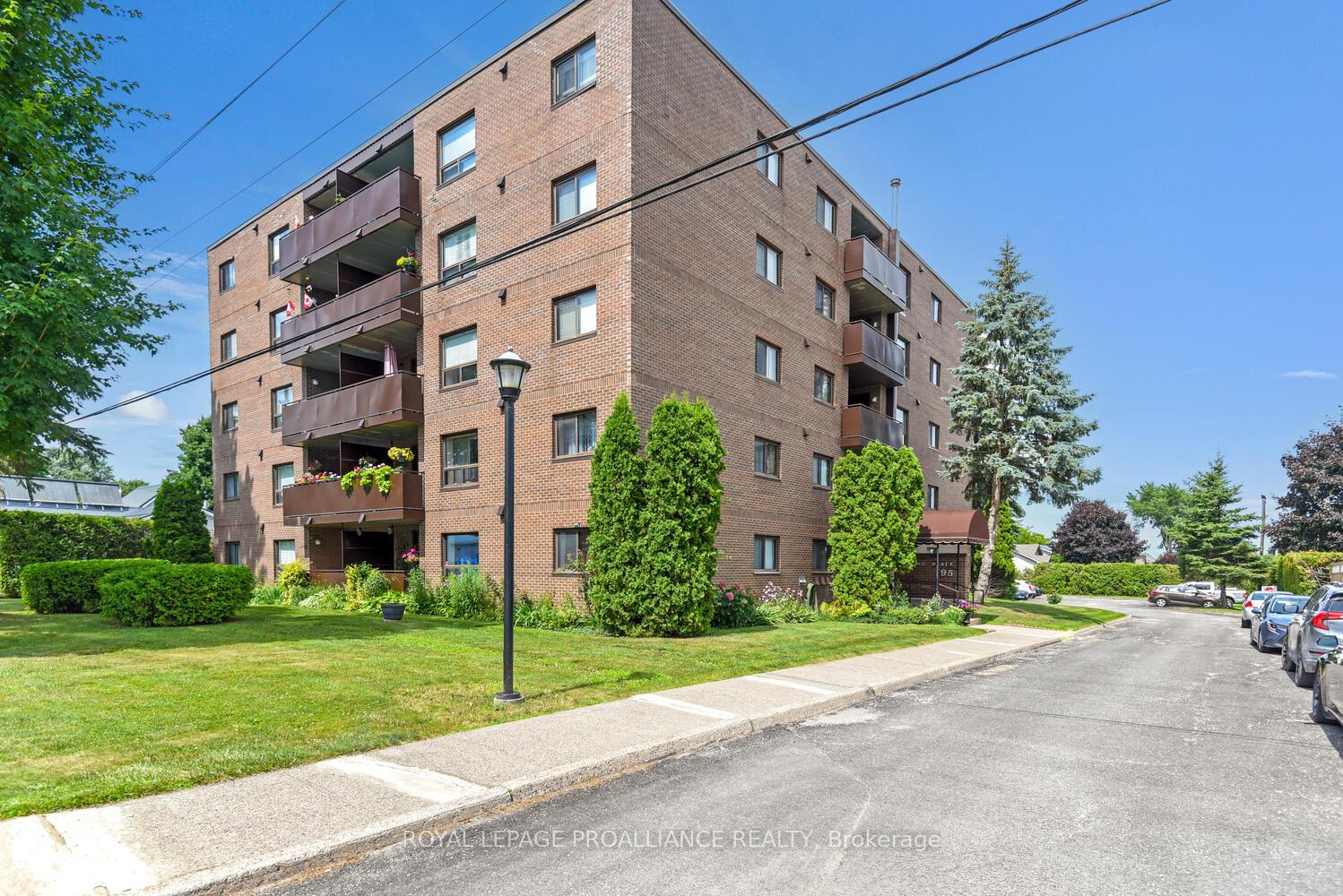 502 - 95 Windsor Drive Brockville Ontario Canada Sale residential   HomeLife/DLK Real Estate Ltd., Brokerage*