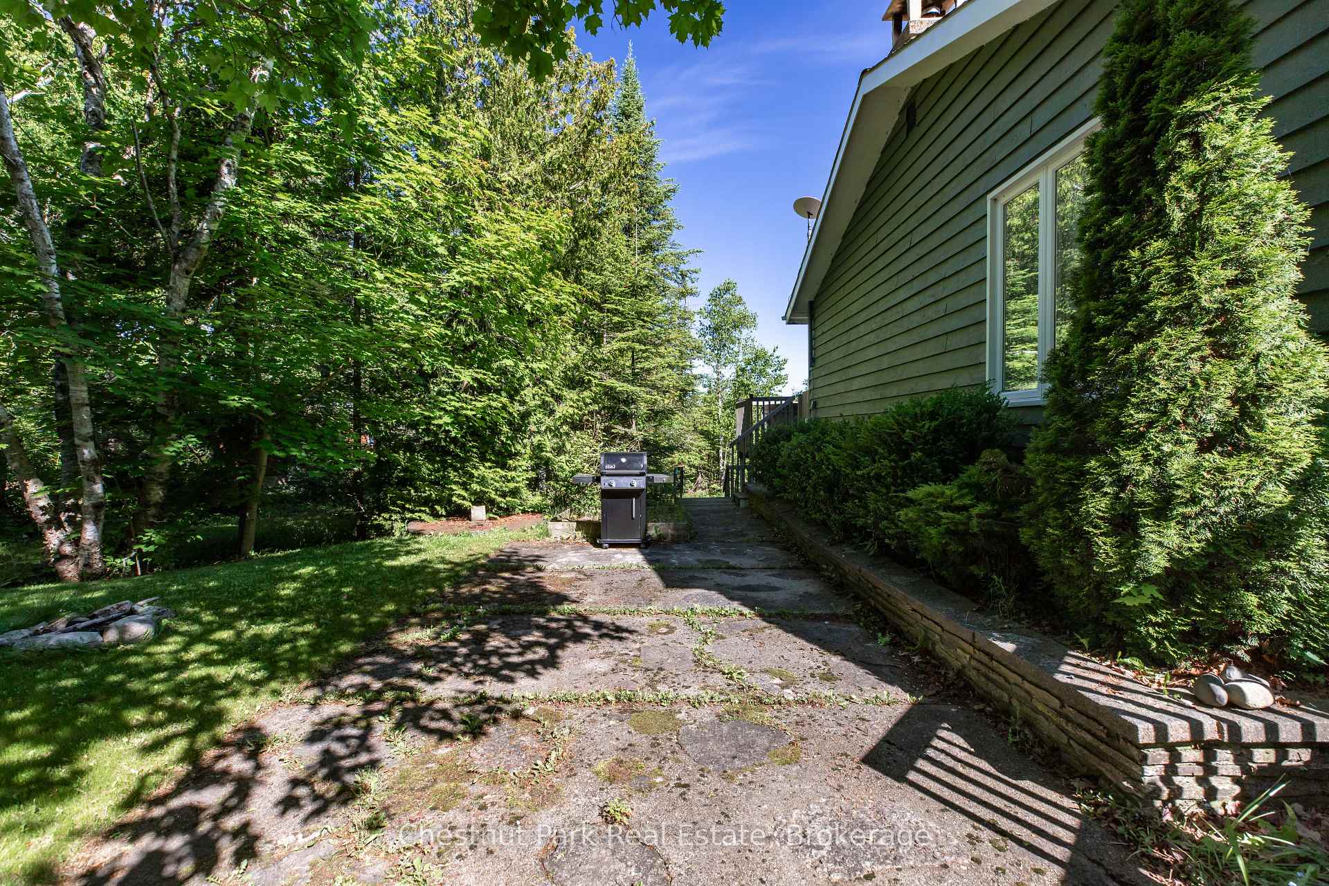 4 Bedroom Single Family Home/House's Image 3