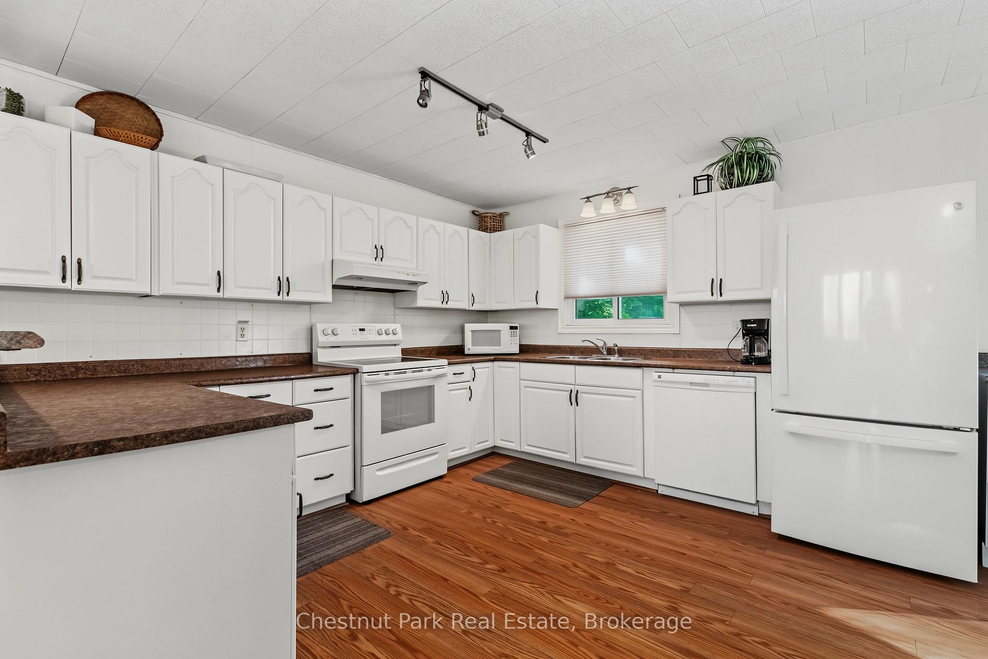 4 Bedroom Single Family Home/House's Image 28
