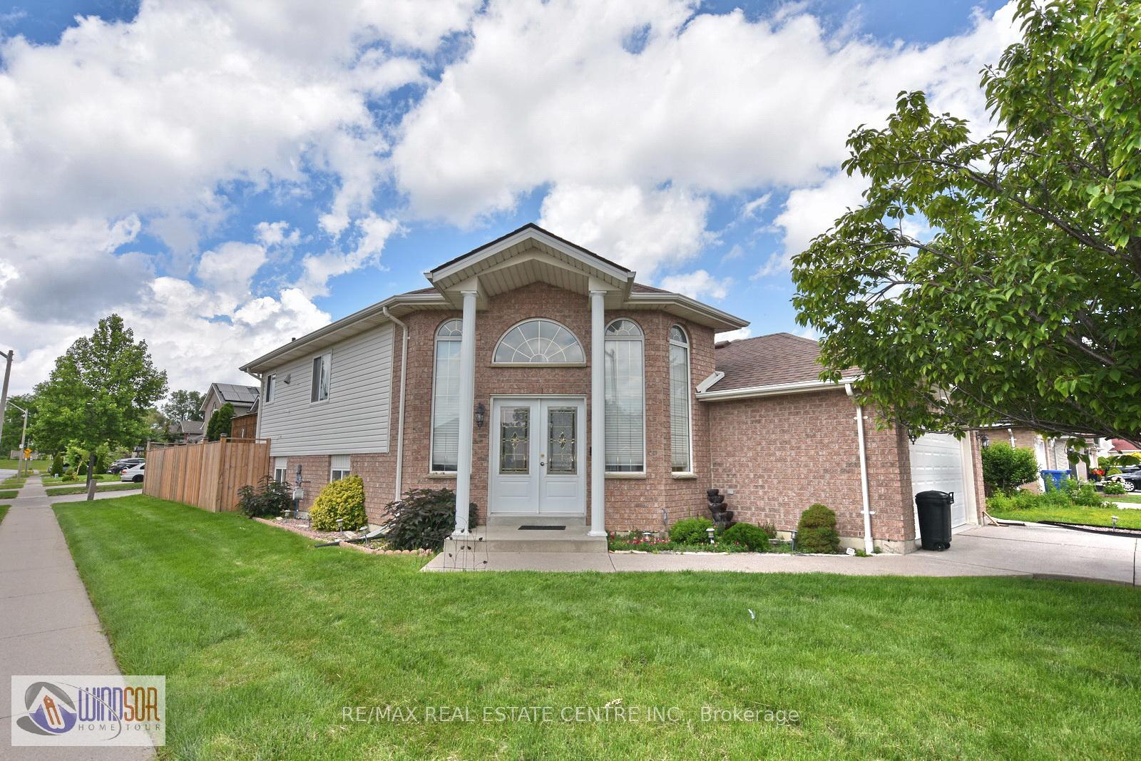 3602 Holburn Street Windsor Ontario Canada Sale residential Shaleen Kumar RE/MAX Real Estate Centre Inc., Brokerage*
