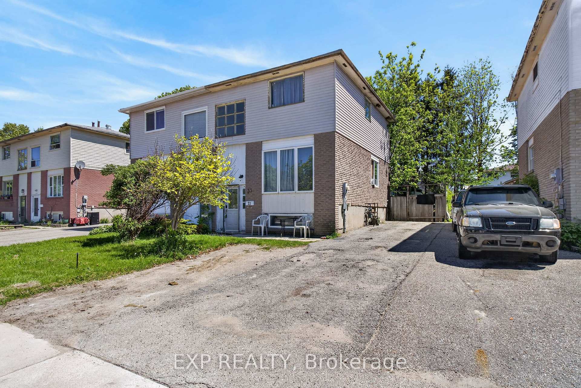 33 Carlton Road Barrie Ontario Canada Sale residential Karen McAdam eXp Realty, Brokerage*