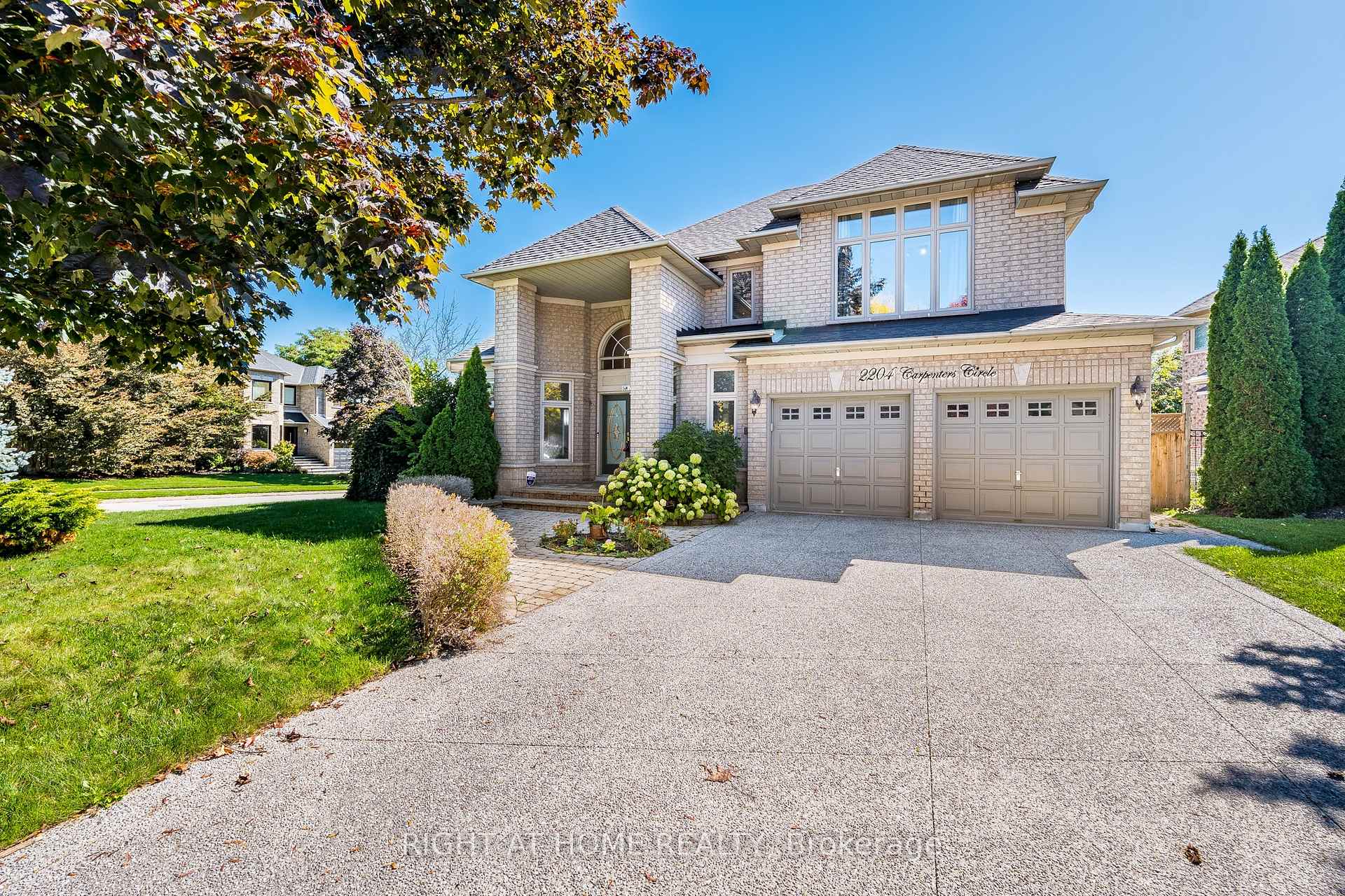 2204 Carpenters Circle Oakville Ontario Canada Sale residential Next Stage Realty Right at Home Realty, Brokerage*
