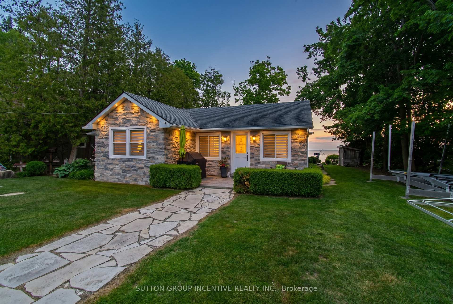 131 Minnetonka Road Innisfil Ontario Canada Sale residential   Sutton Group Incentive Realty Inc.,Brokerage*
