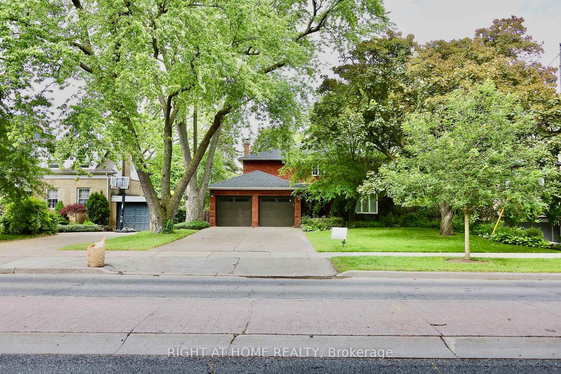 89 Yonge Boulevard NW Toronto Ontario Canada Rent residential Leon Schaumer HomeLife/Cimerman Real Estate Ltd., Brokerage*