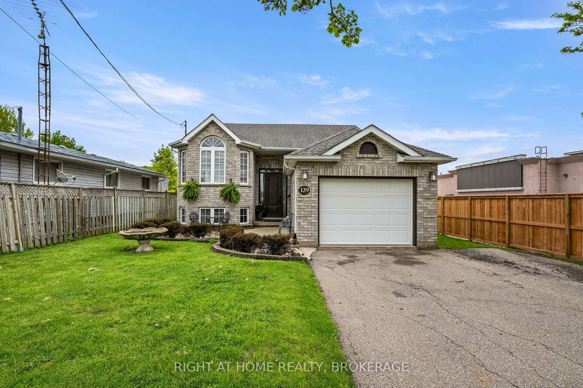 139 Quaker Road Welland Ontario Canada Sale residential Tom Woods Right at Home Realty, Brokerage*