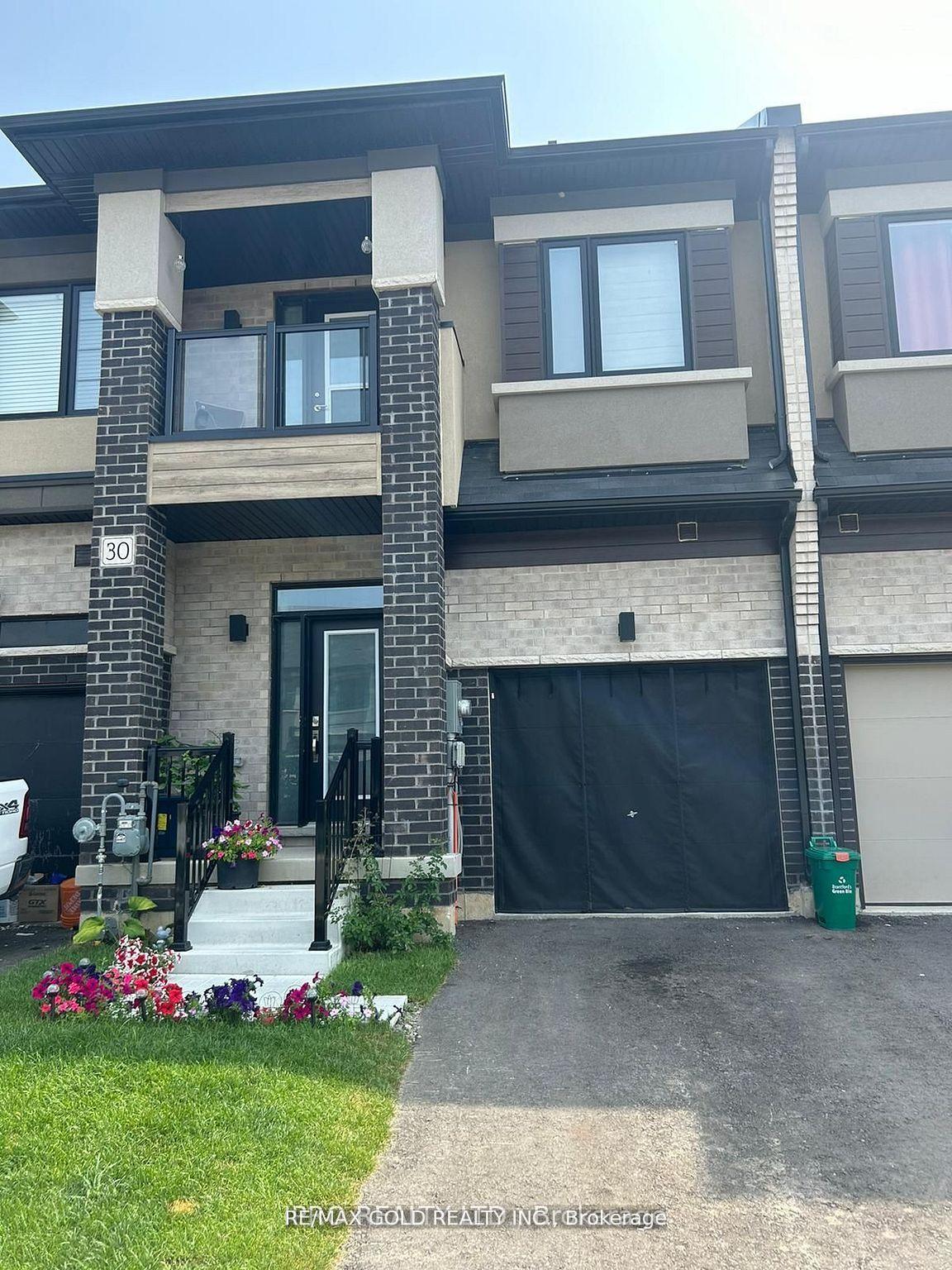 30 Bowery Road Brantford Ontario Canada Sale residential Asher Ullah RE/MAX Gold Realty Inc., Brokerage *