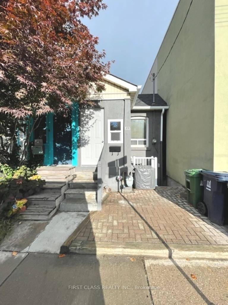 Bsmt - 133 Coxwell Avenue E Toronto Ontario Canada Rent residential Douglas Hart Bosley Real Estate Ltd., Brokerage *