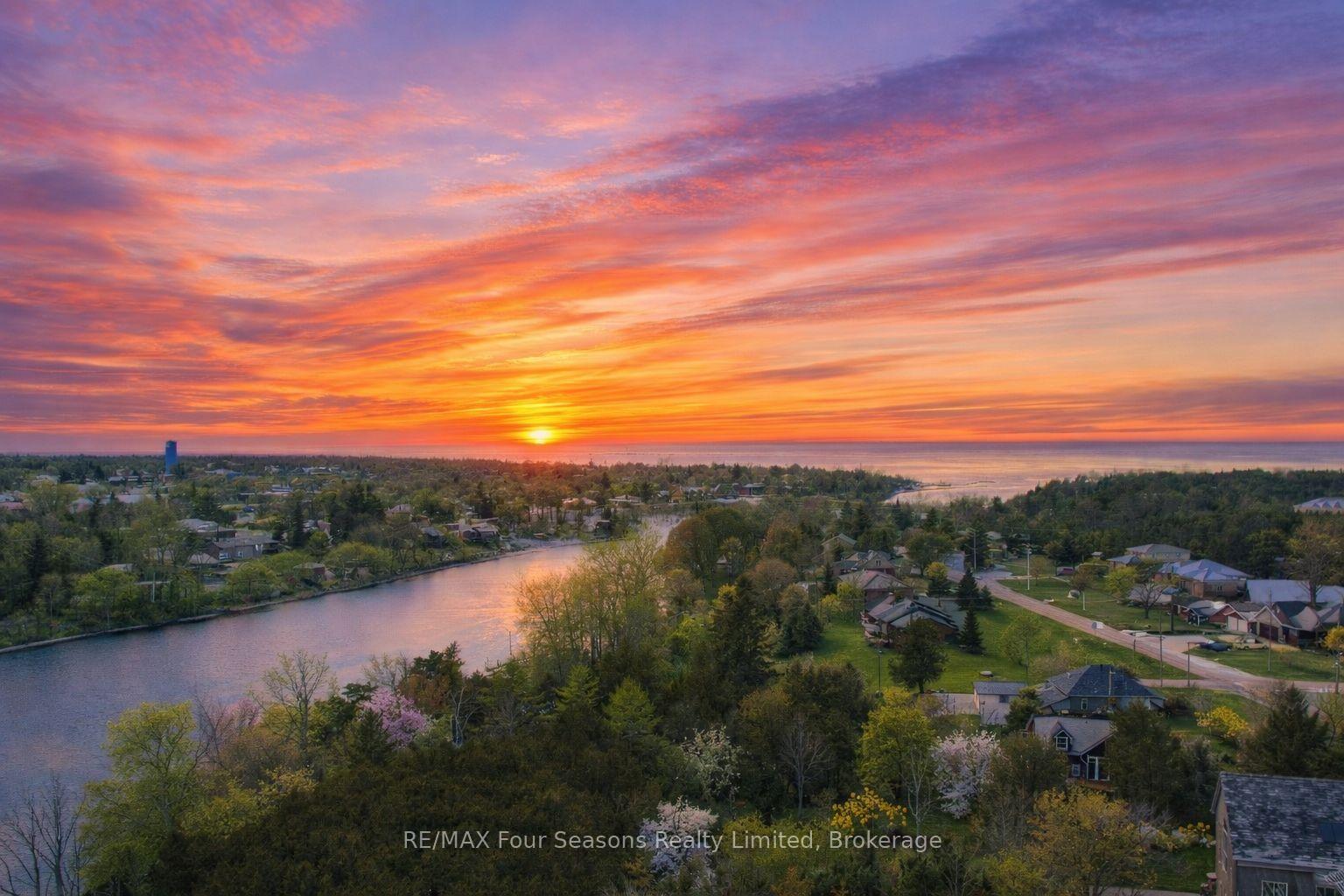 237 S Rankin Street Saugeen Shores Ontario Canada Sale residential Jason Steele Living in Saugeen Shores RE/MAX Four Seasons Realty Limited, Brokerage*