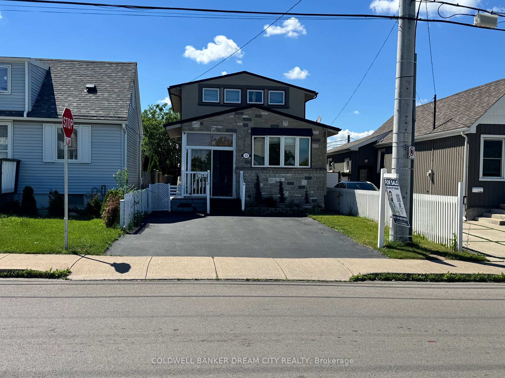 39 Reid Avenue N Hamilton Ontario Canada Sale residential Akash Juneja COLDWELL BANKER DREAM CITY REALTY
