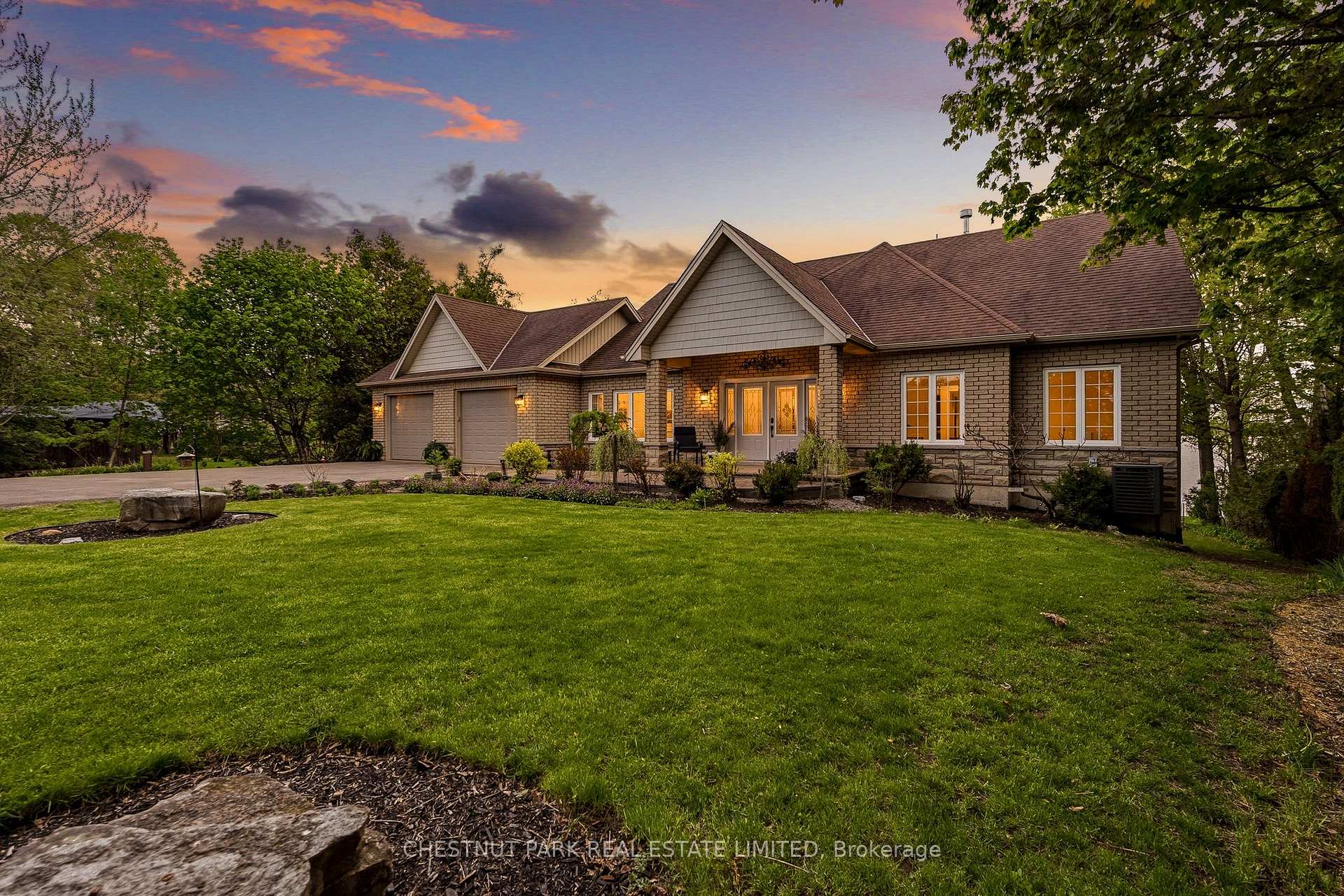 5 Bedroom Single Family Home/House's Image 8
