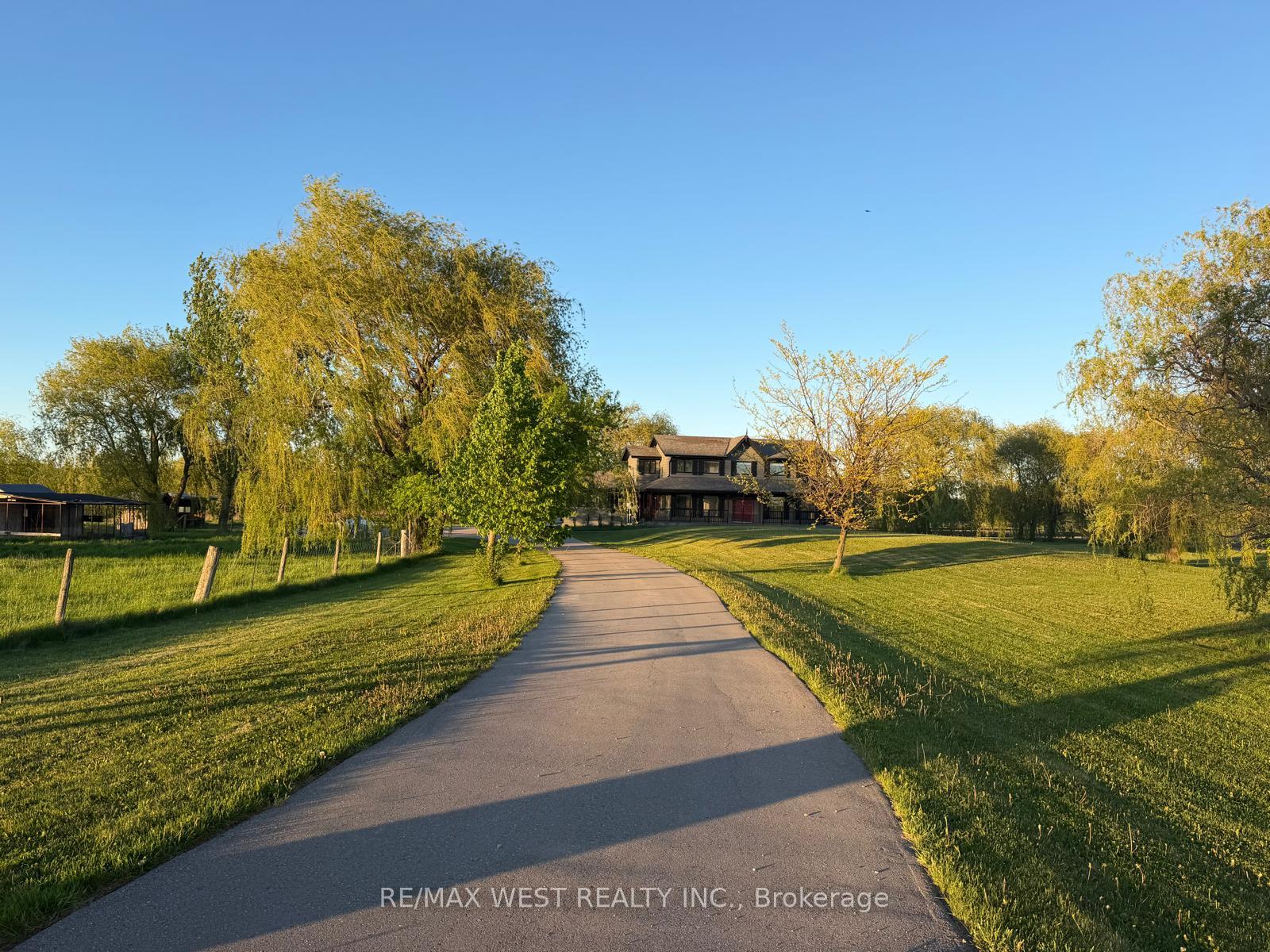 3561 15th Side Road New Tecumseth Ontario Canada Sale residential BRIAN MADIGAN RE/MAX West Realty Inc., Brokerage *