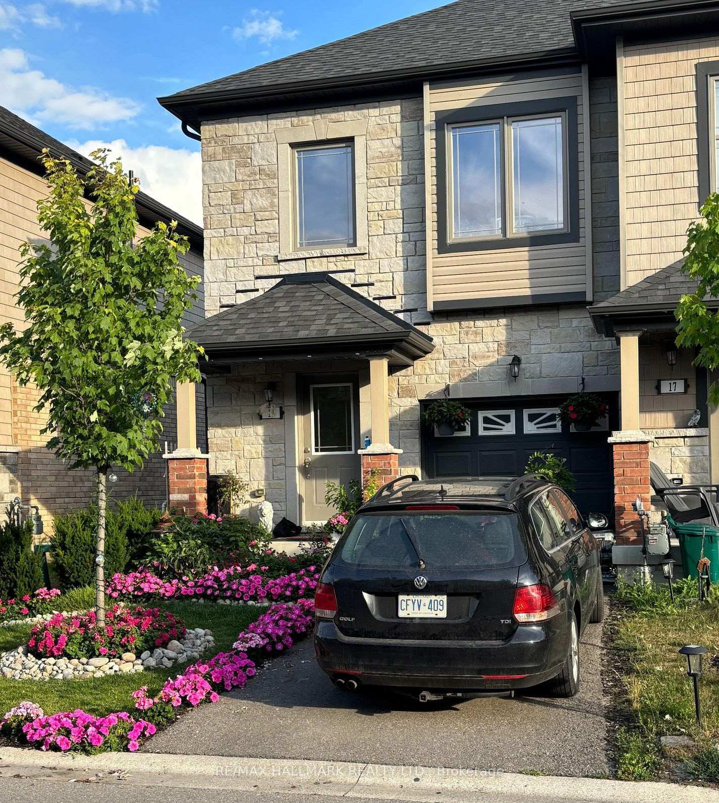 15 Deneb Street Barrie Ontario Canada Sale residential Dave Moore RE/MAX Hallmark Chay Realty, Brokerage*