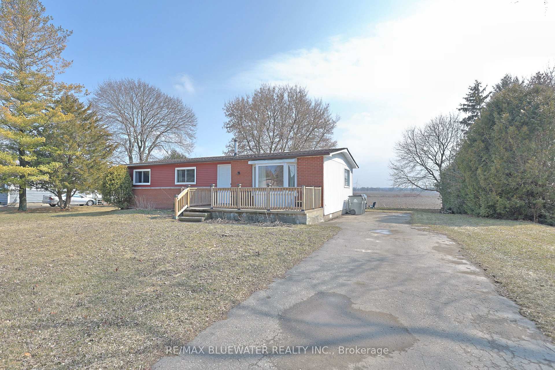 9897 Eric Street Lambton Shores Ontario Canada Sale residential Linda Miller RE/MAX PRIME PROPERTIES UNIQUE GROUP, BROKERAGE