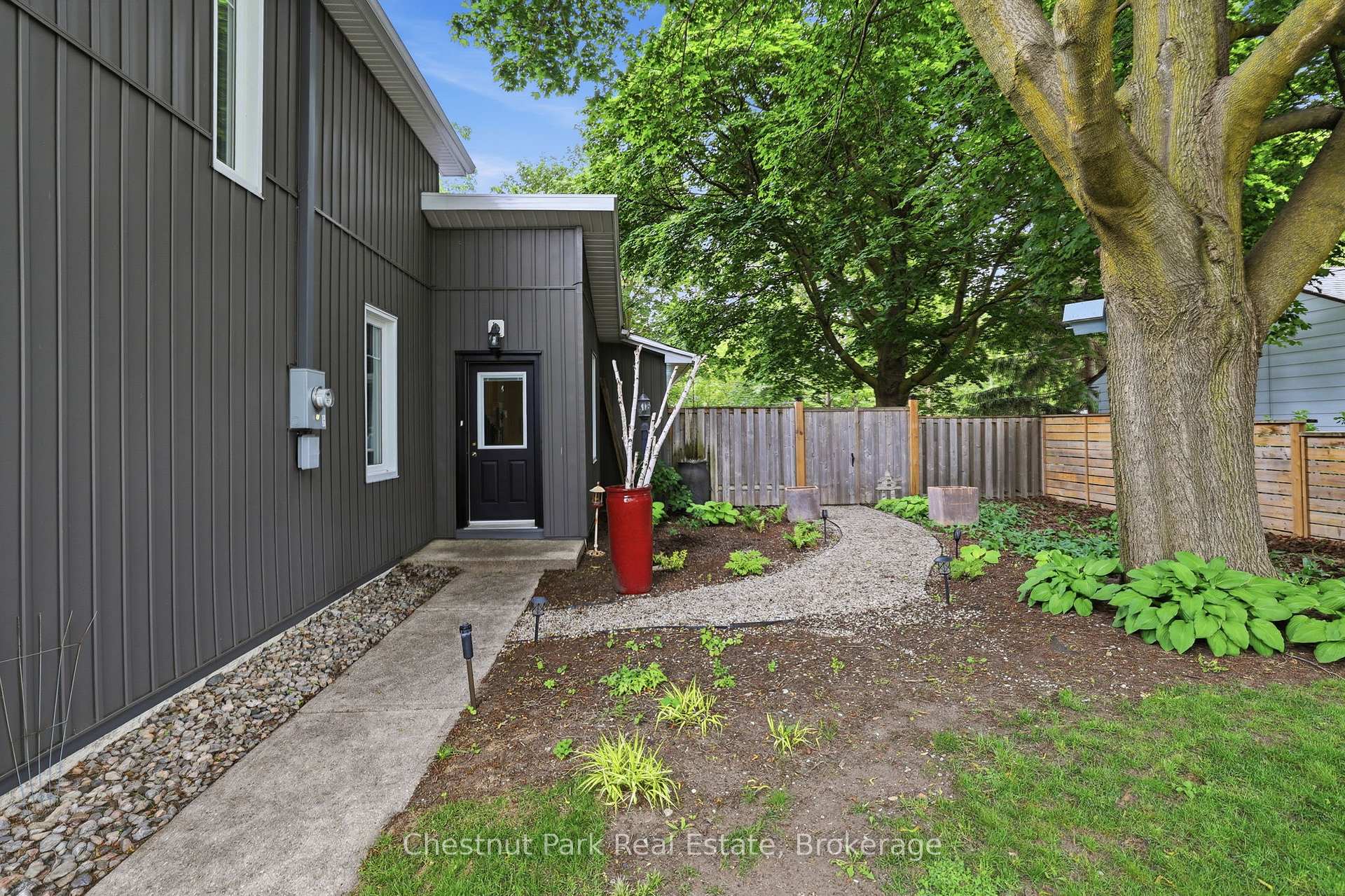 3 Bedroom Single Family Home/House's Image 32