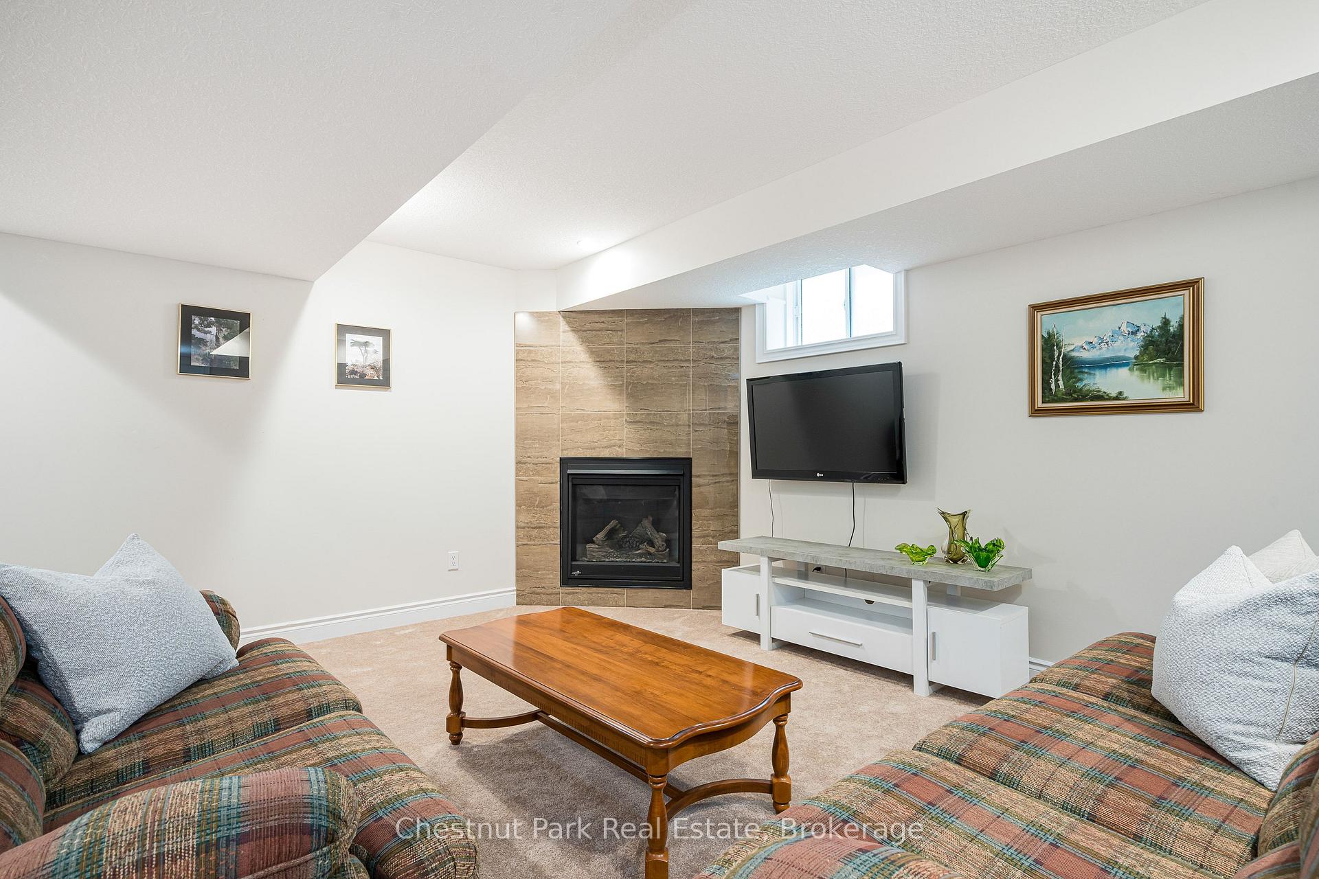 3 Bedroom Single Family Home/House's Image 32