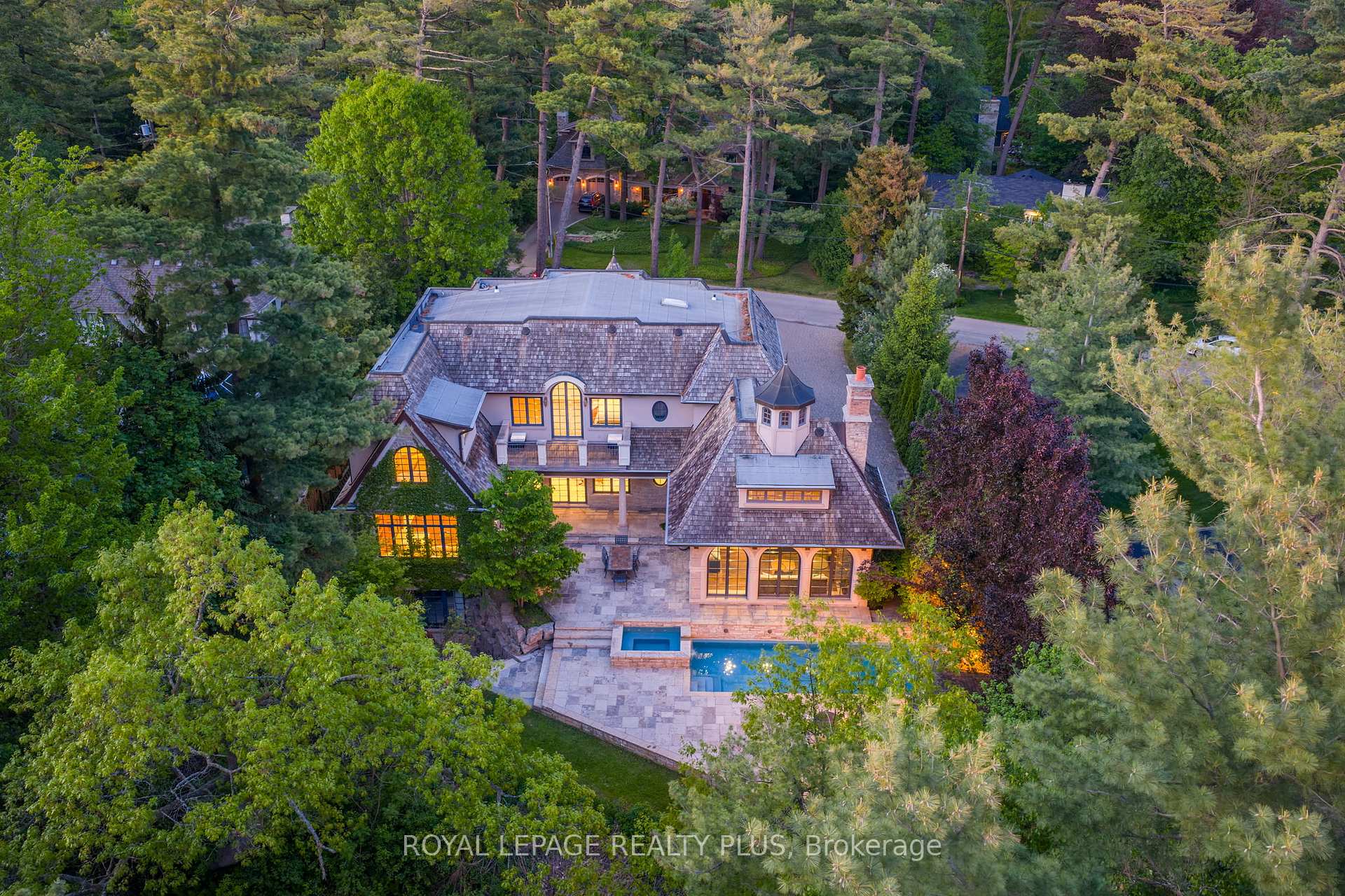 1476 Carmen Drive Mississauga Ontario Canada Sale residential Jeffrey Vella Royal LePage Realty Plus, Brokerage*