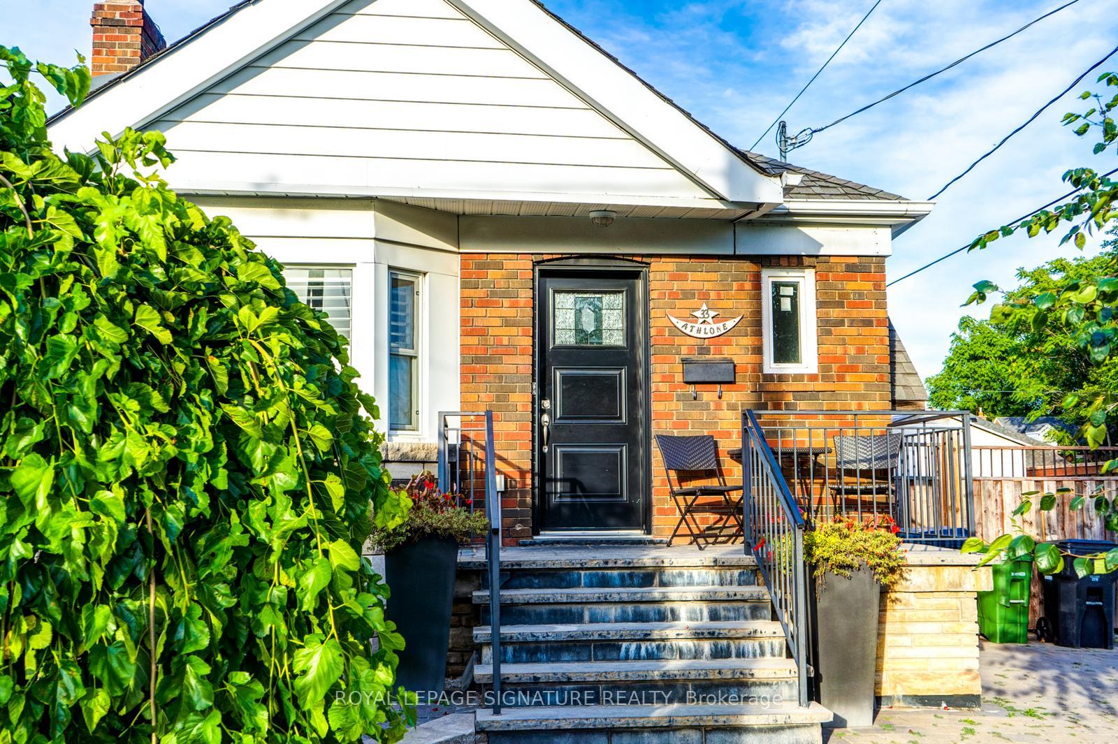 Main Fl - 33 Athlone Road Toronto Ontario Canada Rent residential Ira Kalemi Royal LePage Signature Realty, Brokerage *